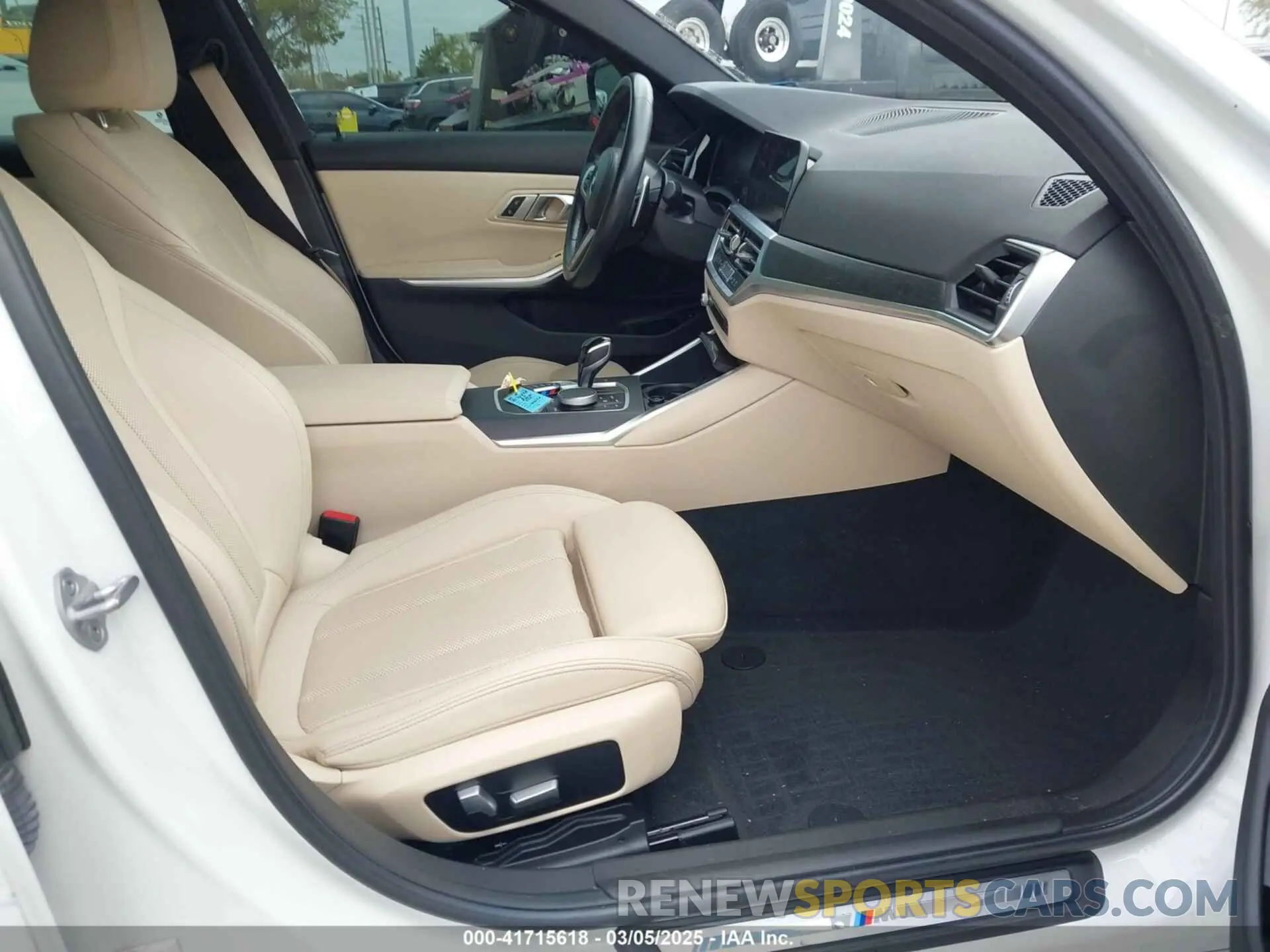 5 fotografías del automóvil dañado 3MW5R1J06N8C46898 BMW 330I 2022