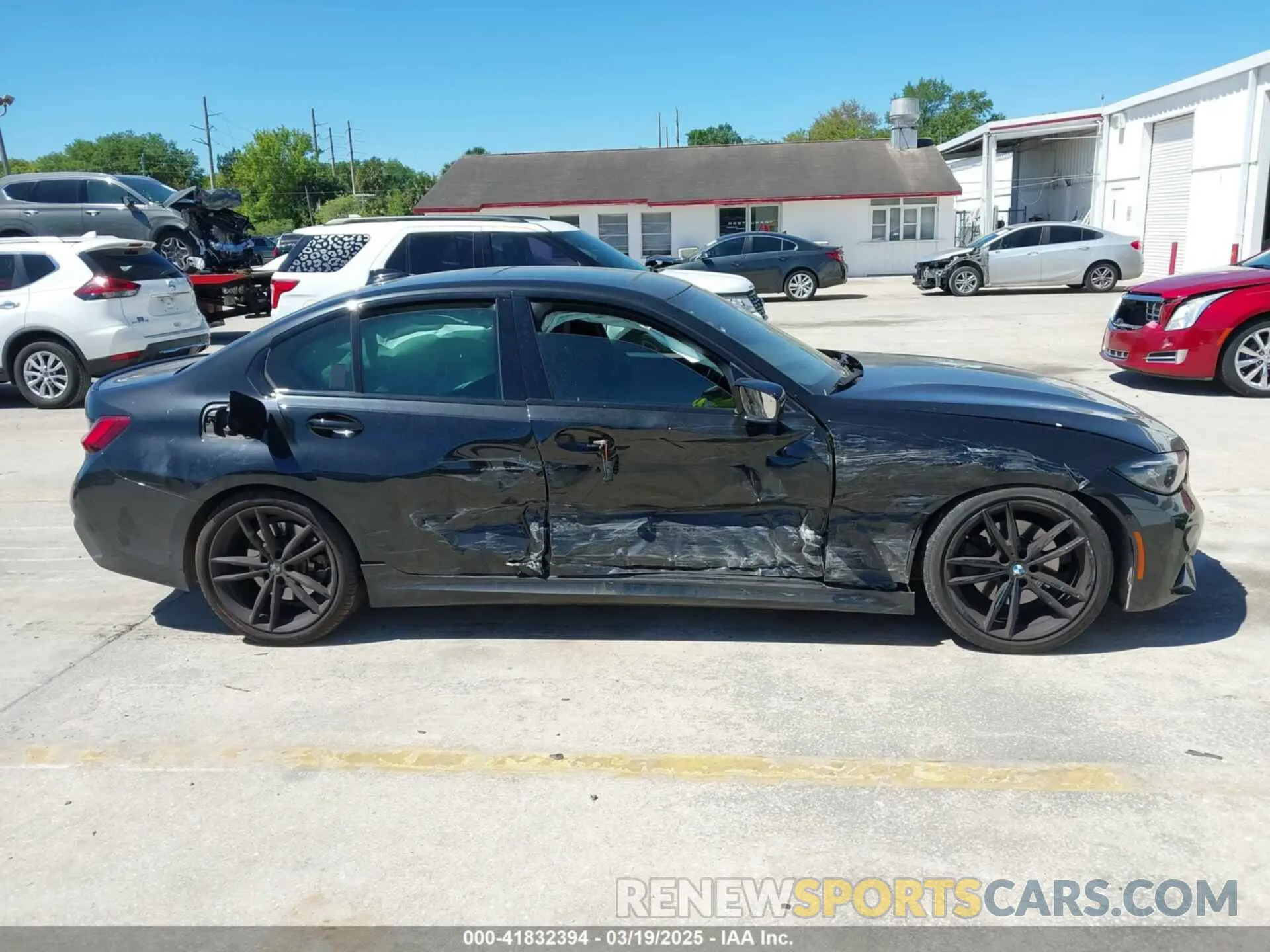 13 fotografías del automóvil dañado 3MW5R1J08N8C38592 BMW 330I 2022