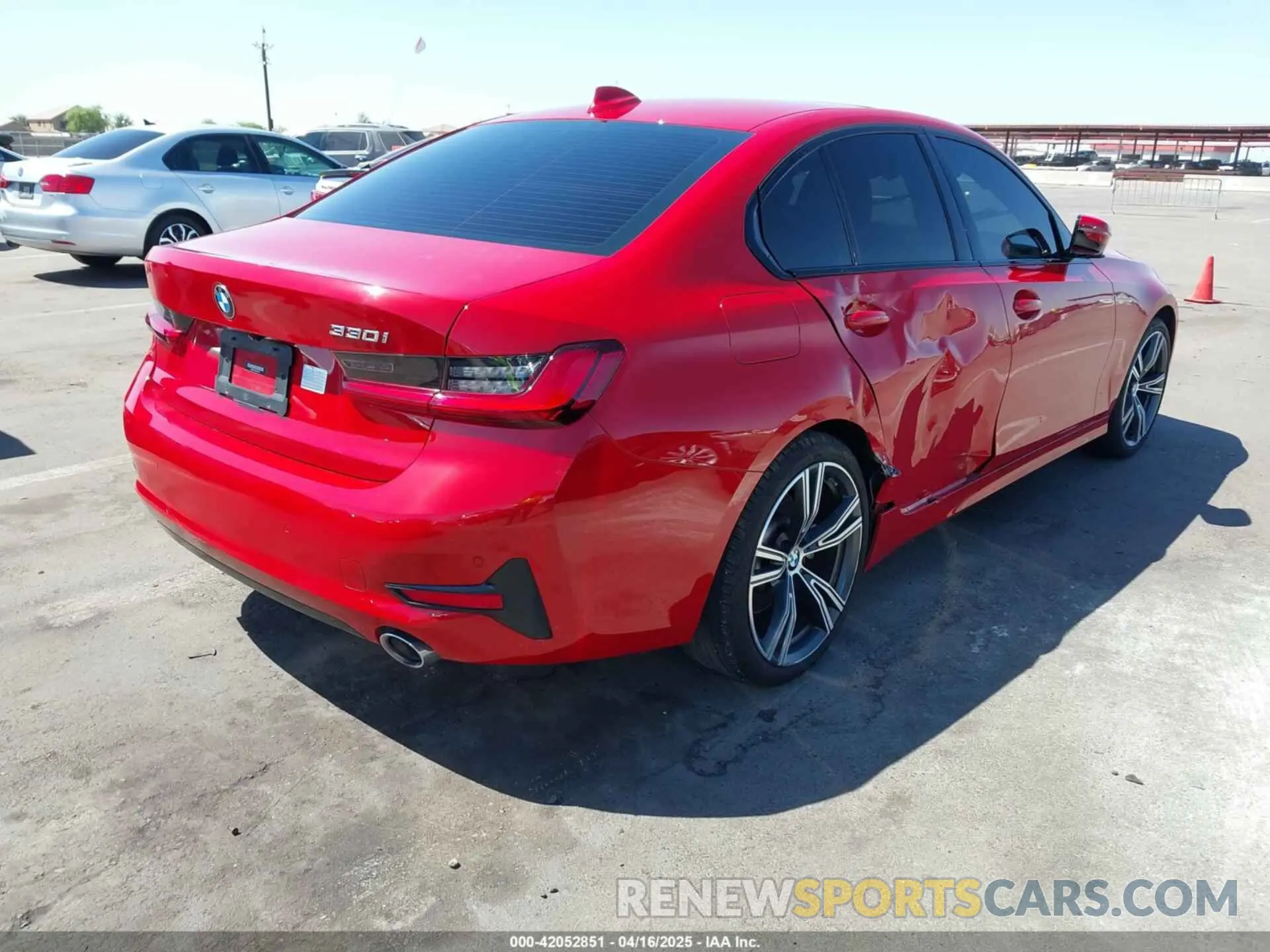 4 fotografías del automóvil dañado 3MW5R1J09N8C52274 BMW 330I 2022