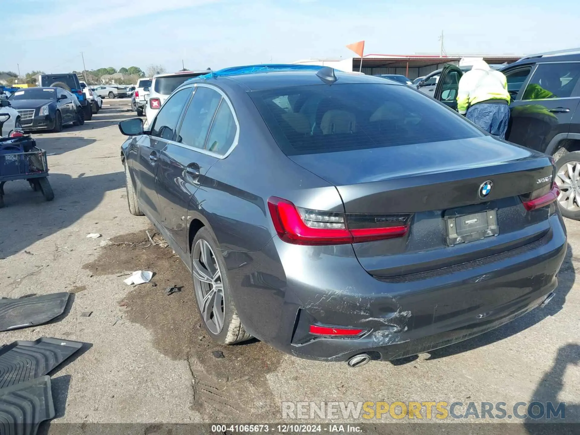 3 fotografías del automóvil dañado 3MW5R1J0XN8C33278 BMW 330I 2022