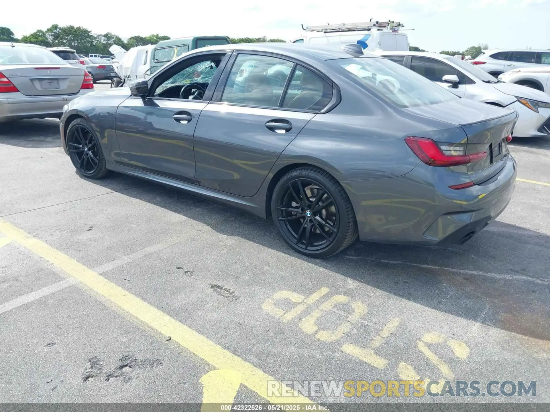 3 fotografías del automóvil dañado 3MW5R1J0XN8C41168 BMW 330I 2022