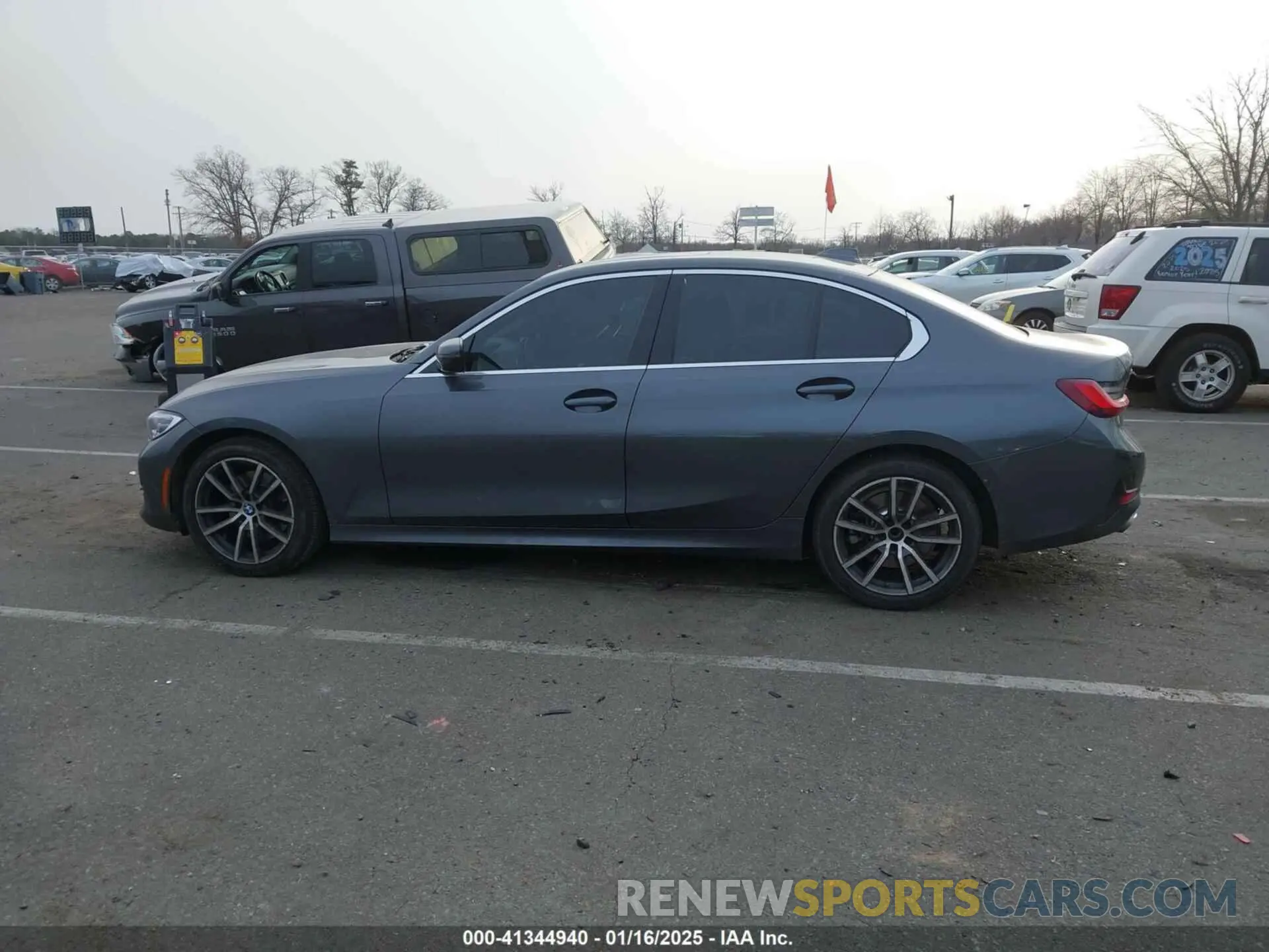 14 fotografías del automóvil dañado 3MW5R7J01N8C24195 BMW 330I 2022
