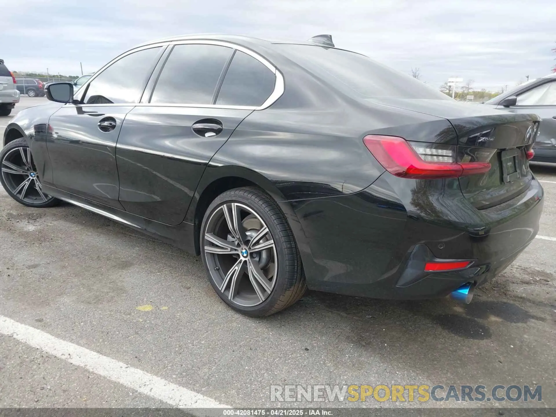 3 fotografías del automóvil dañado 3MW5R7J03N8C26594 BMW 330I 2022