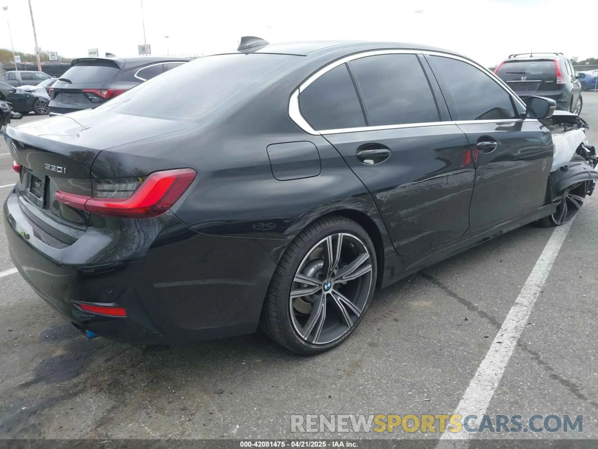 4 fotografías del automóvil dañado 3MW5R7J03N8C26594 BMW 330I 2022