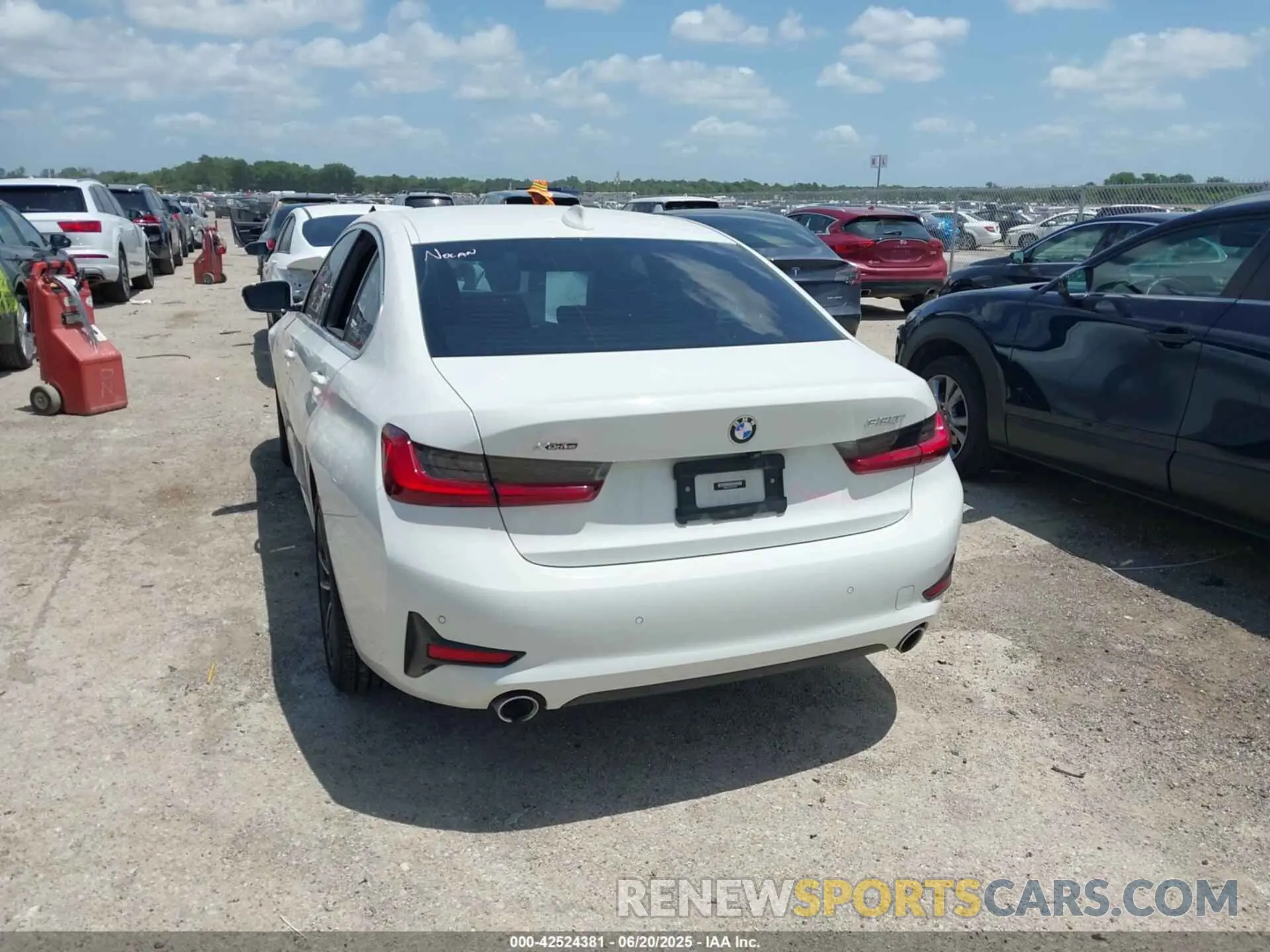 3 fotografías del automóvil dañado 3MW5R7J03N8C52967 BMW 330I 2022