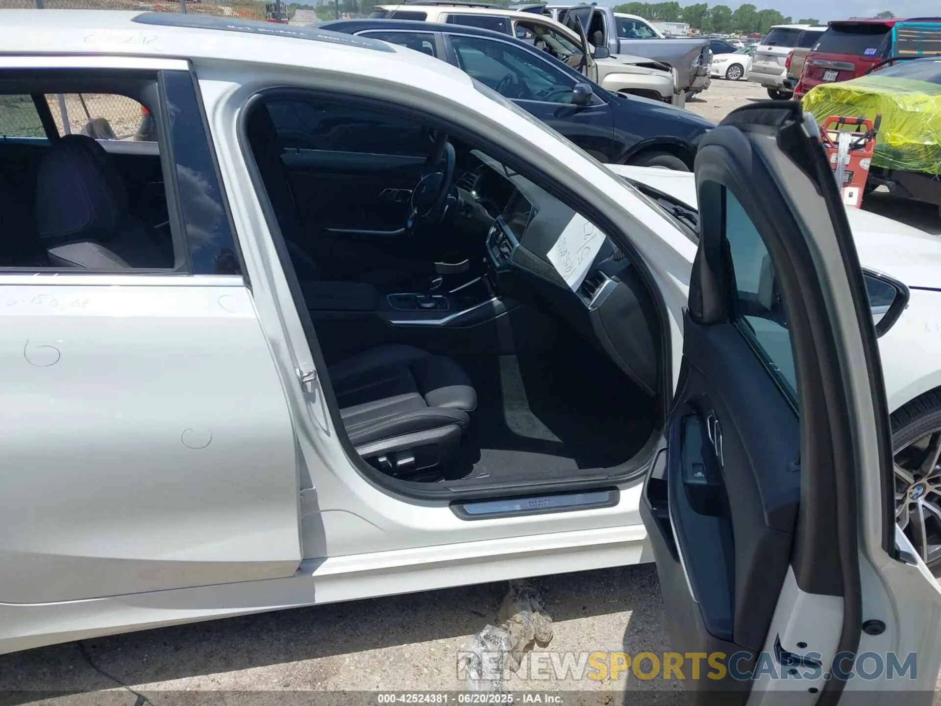 5 fotografías del automóvil dañado 3MW5R7J03N8C52967 BMW 330I 2022