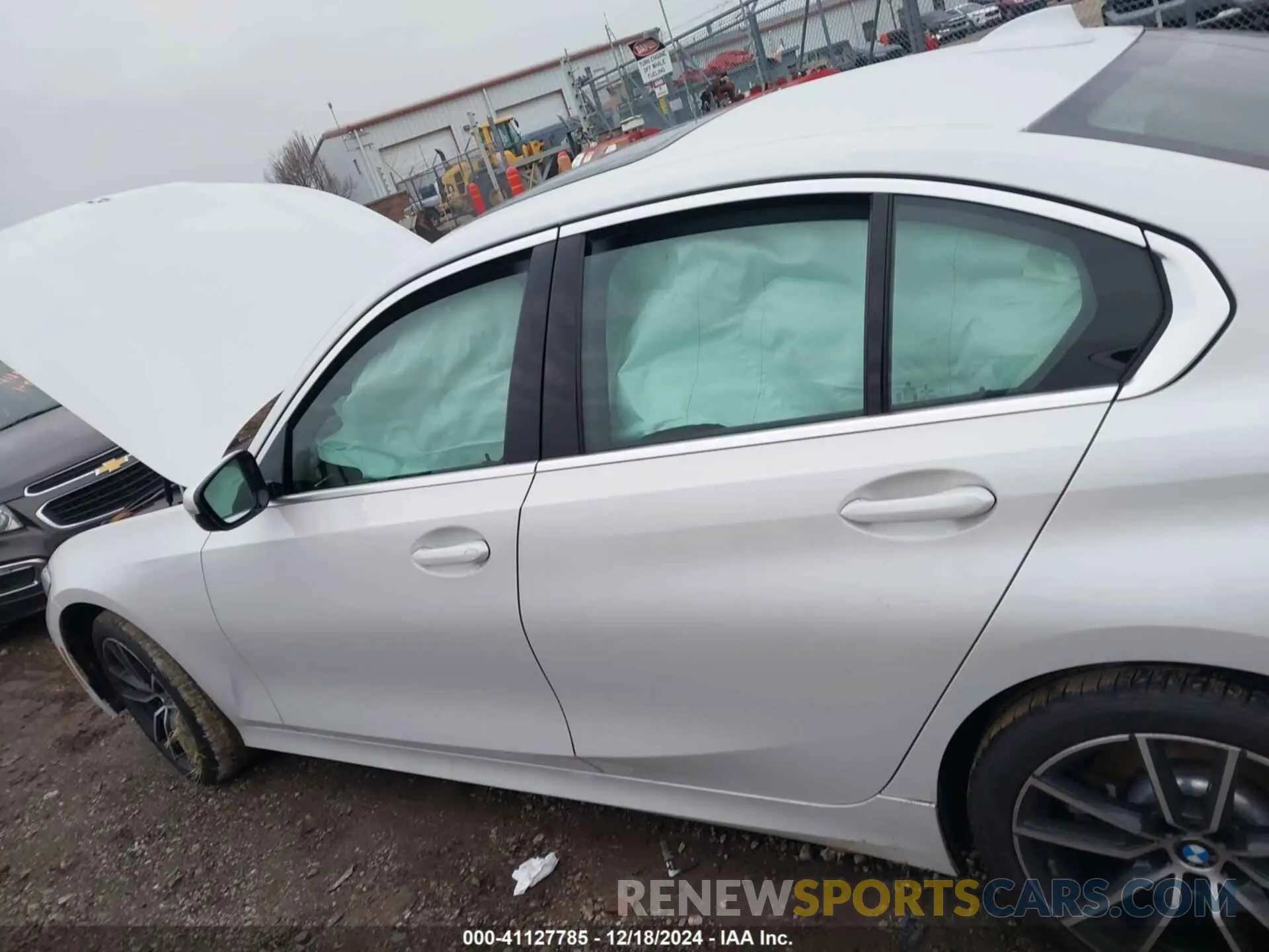 13 fotografías del automóvil dañado 3MW5R7J06N8C33023 BMW 330I 2022