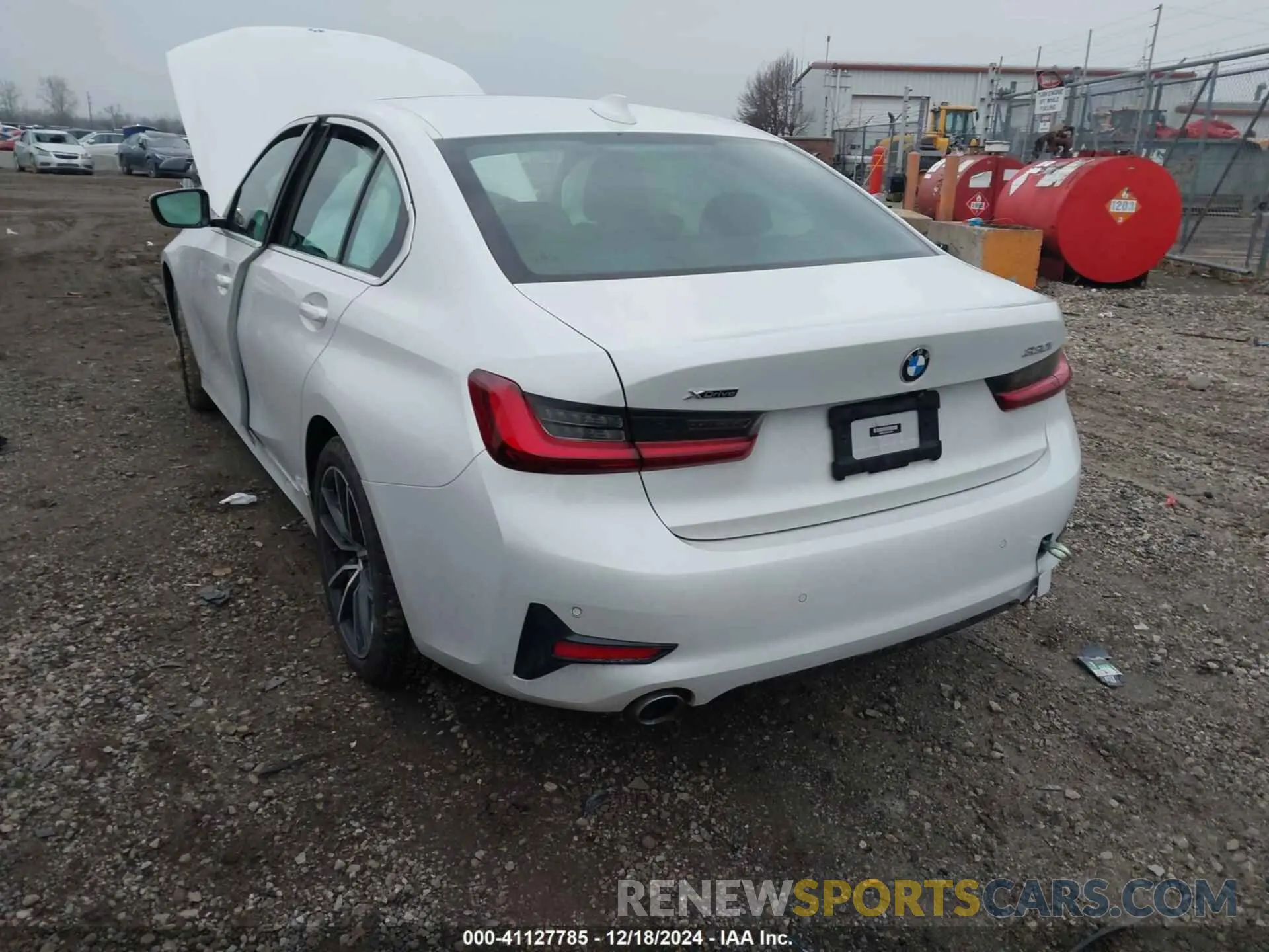 3 fotografías del automóvil dañado 3MW5R7J06N8C33023 BMW 330I 2022