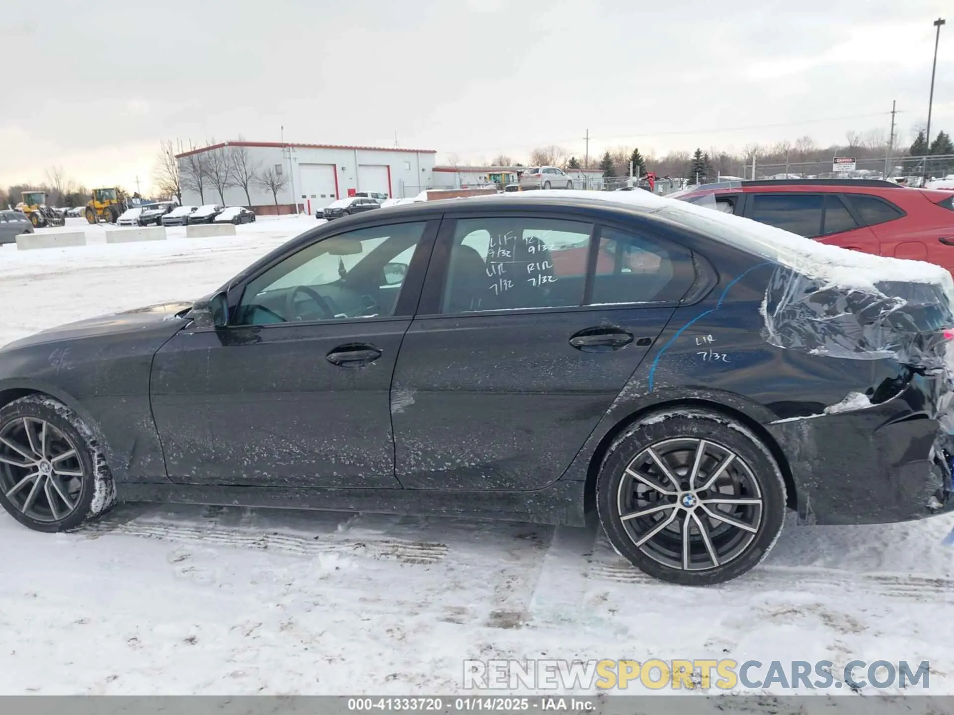 14 fotografías del automóvil dañado 3MW5R7J09N8C42010 BMW 330I 2022