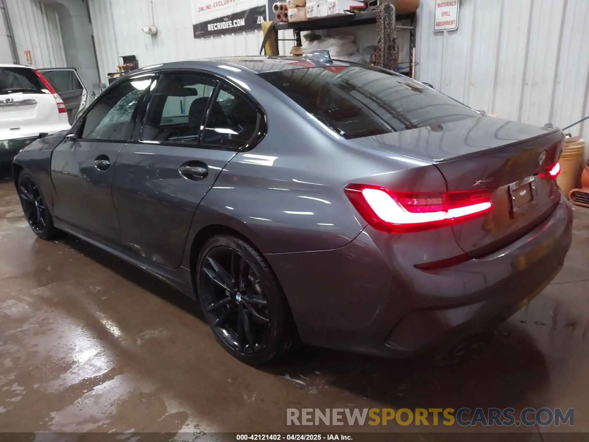 3 fotografías del automóvil dañado 3MW5R7J0XN8C70303 BMW 330I 2022