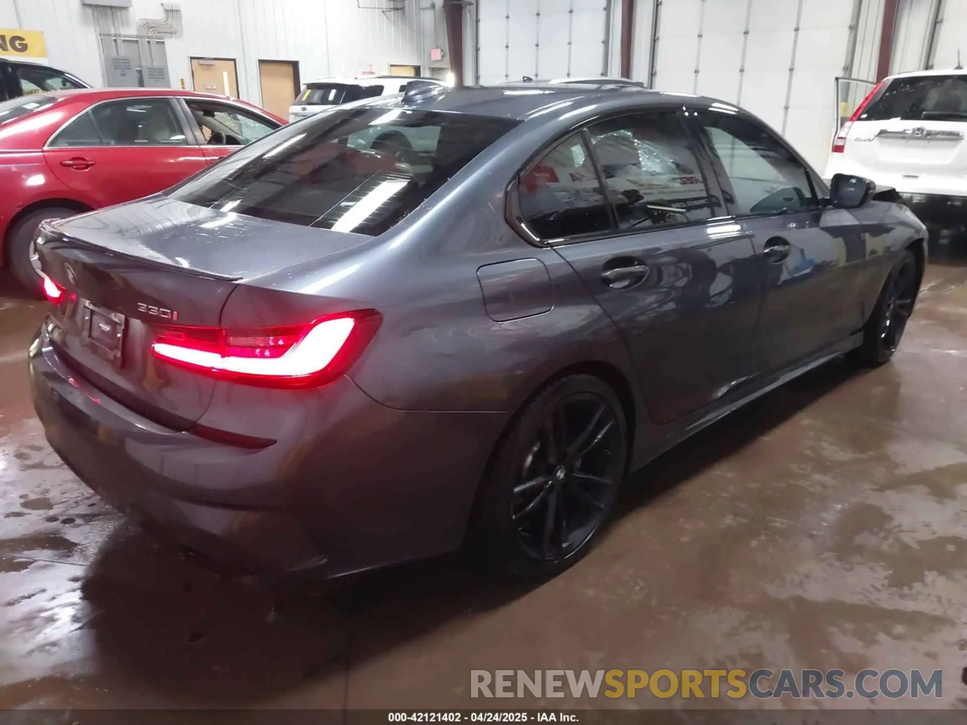 4 fotografías del automóvil dañado 3MW5R7J0XN8C70303 BMW 330I 2022