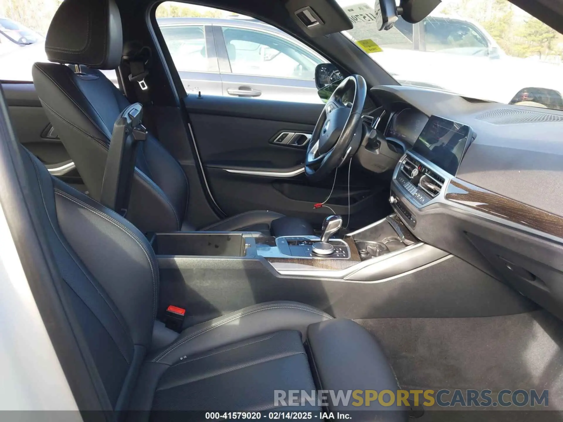 5 fotografías del automóvil dañado WBA5R1C01NFM20381 BMW 330I 2022