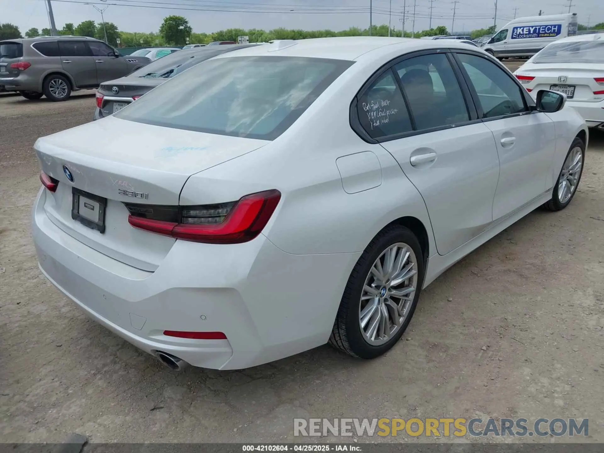 4 fotografías del automóvil dañado 3MW69FF00P8D11967 BMW 330I 2023
