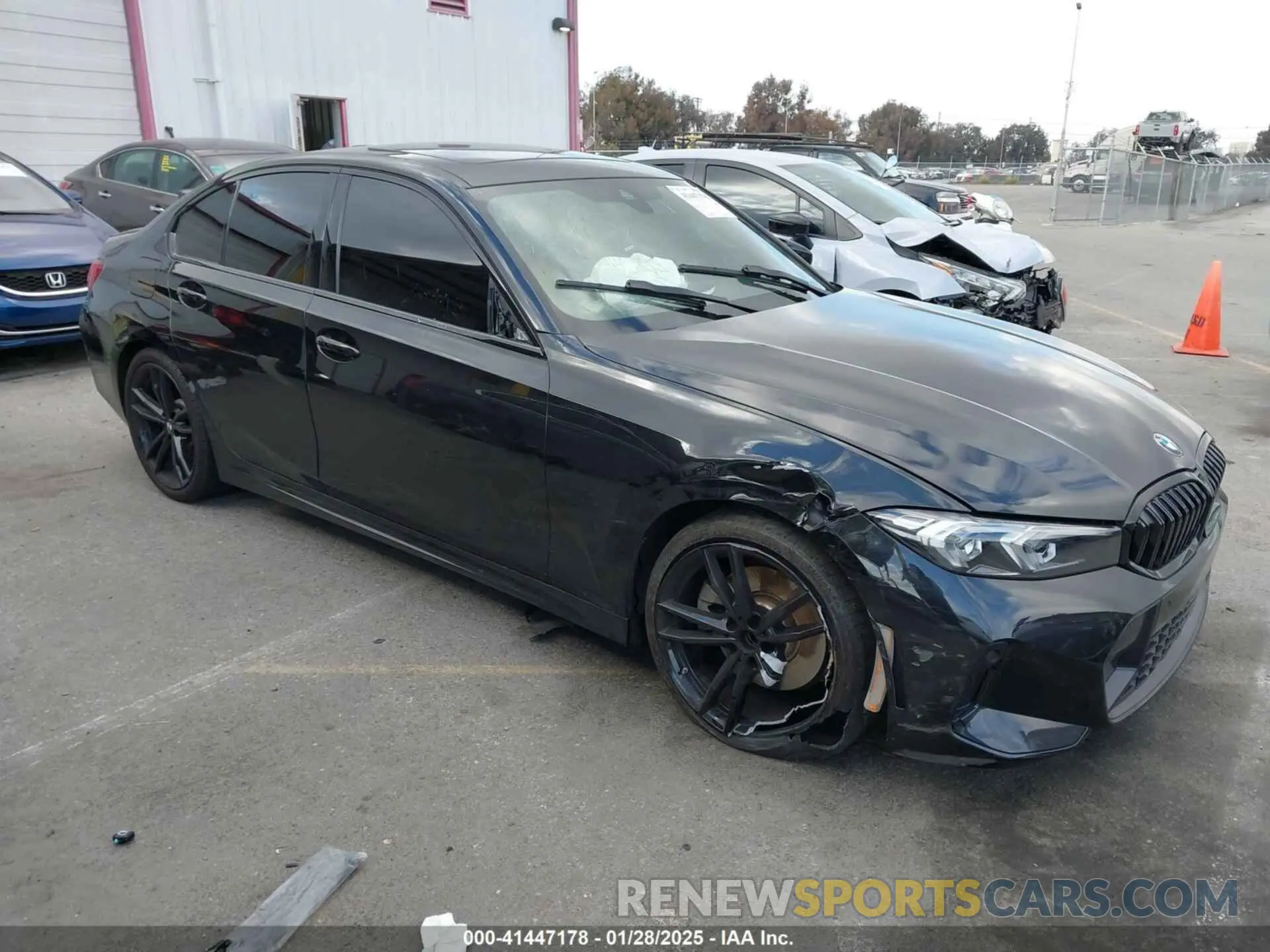 1 fotografías del automóvil dañado 3MW69FF00P8D17350 BMW 330I 2023
