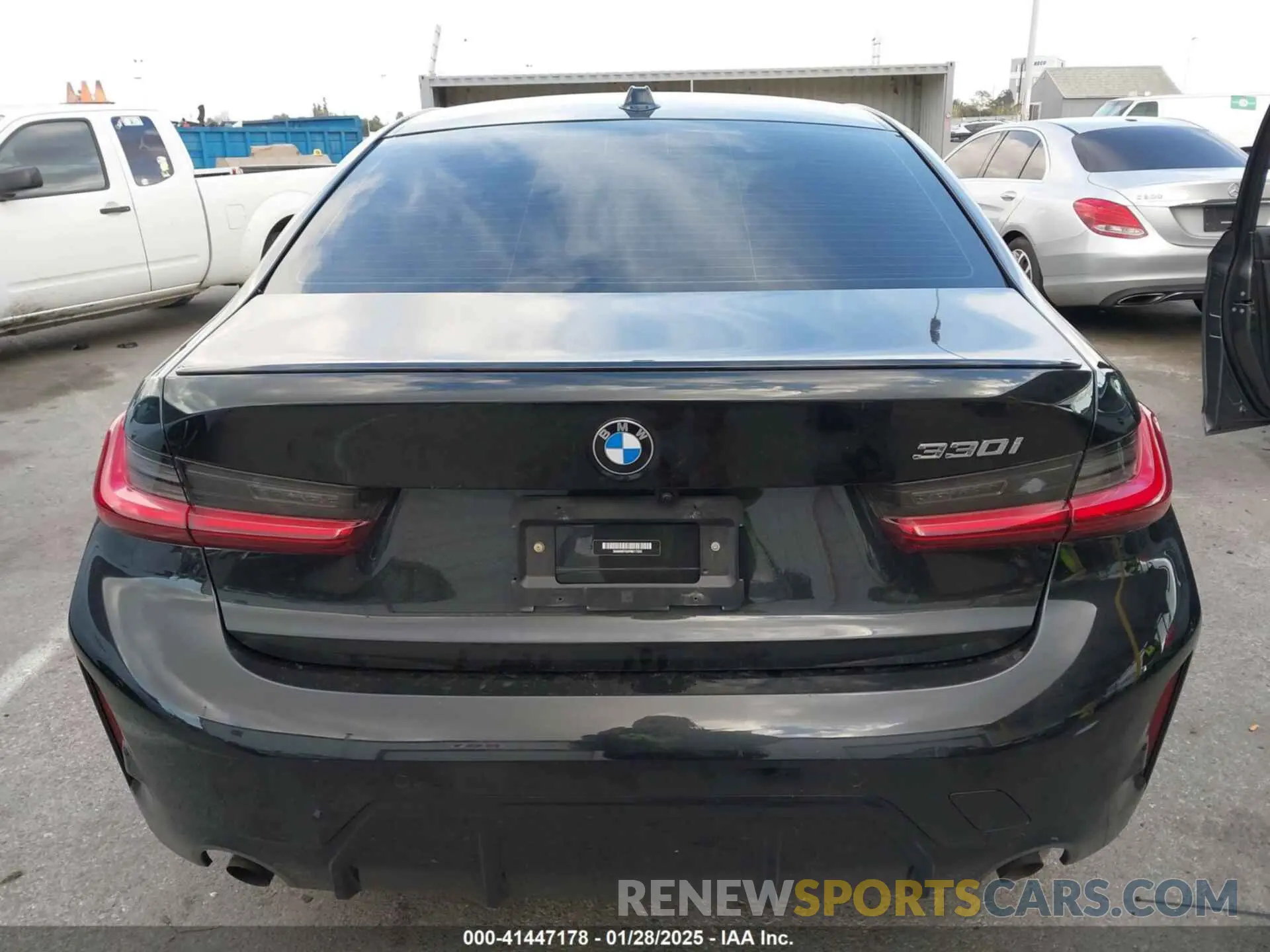 16 fotografías del automóvil dañado 3MW69FF00P8D17350 BMW 330I 2023