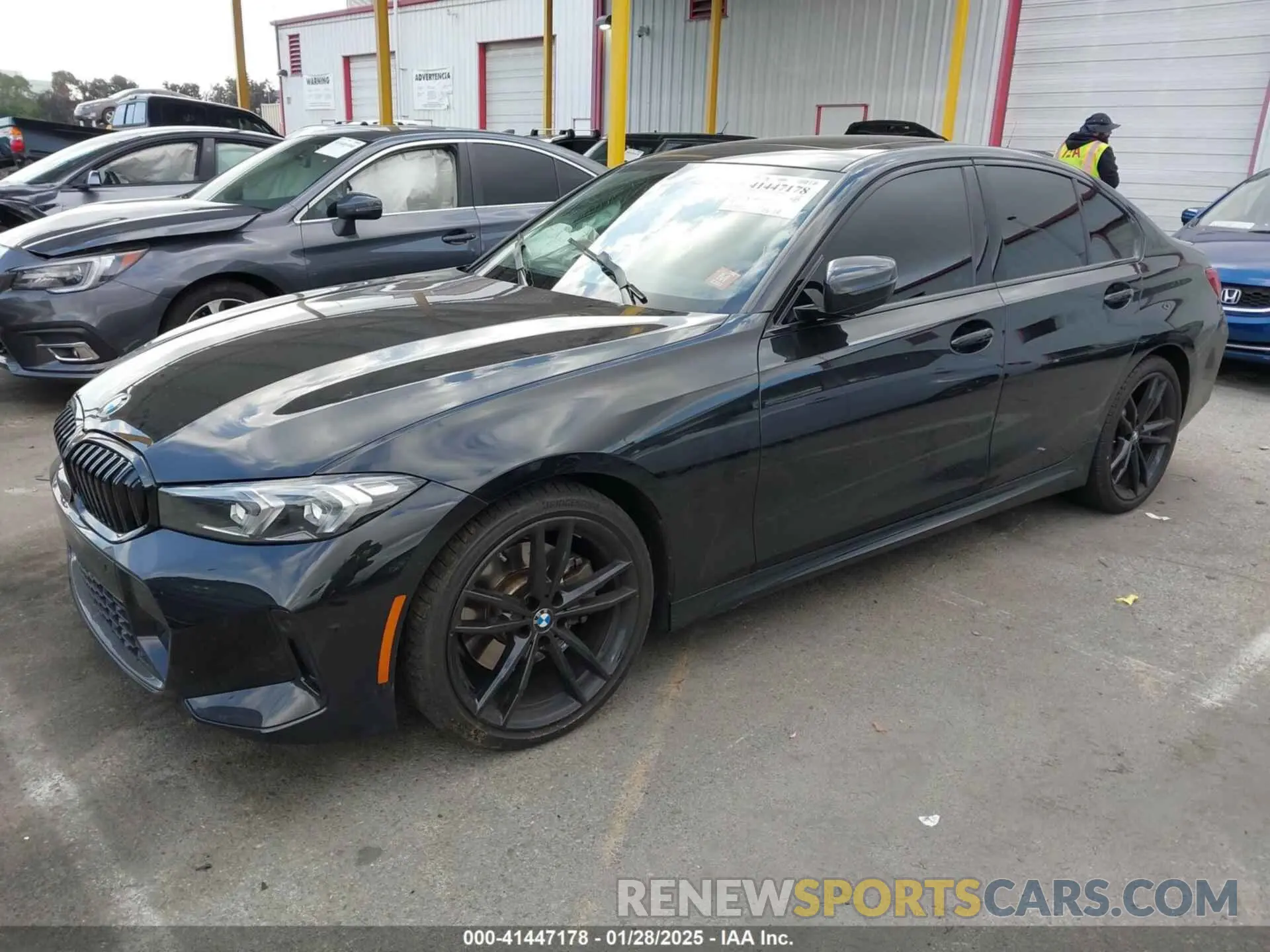 2 fotografías del automóvil dañado 3MW69FF00P8D17350 BMW 330I 2023