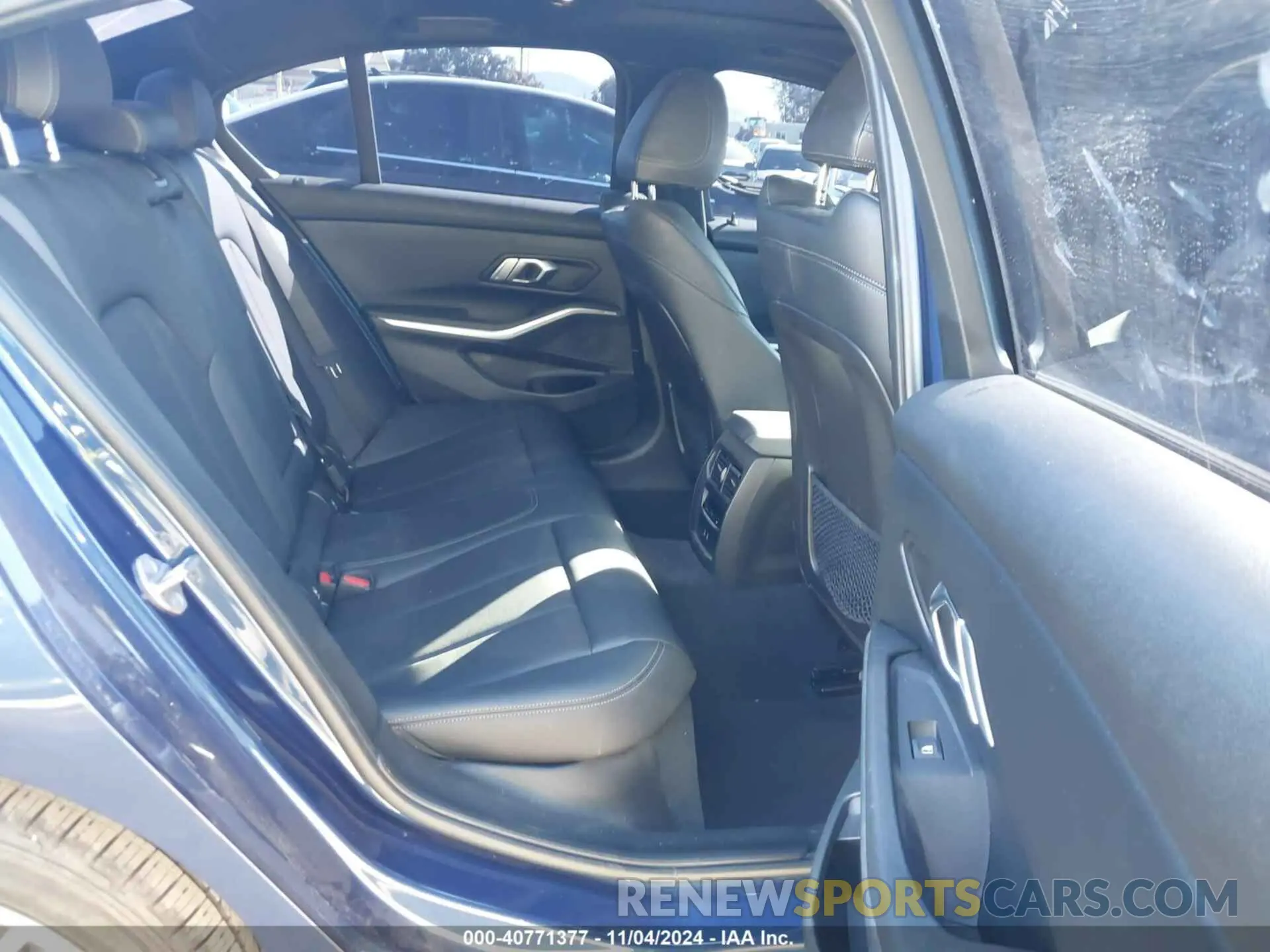 8 fotografías del automóvil dañado 3MW69FF01P8D02517 BMW 330I 2023