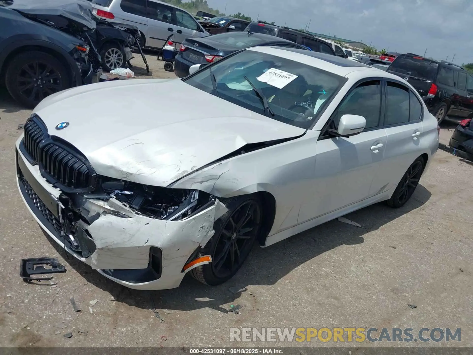 2 fotografías del automóvil dañado 3MW69FF03P8D11459 BMW 330I 2023