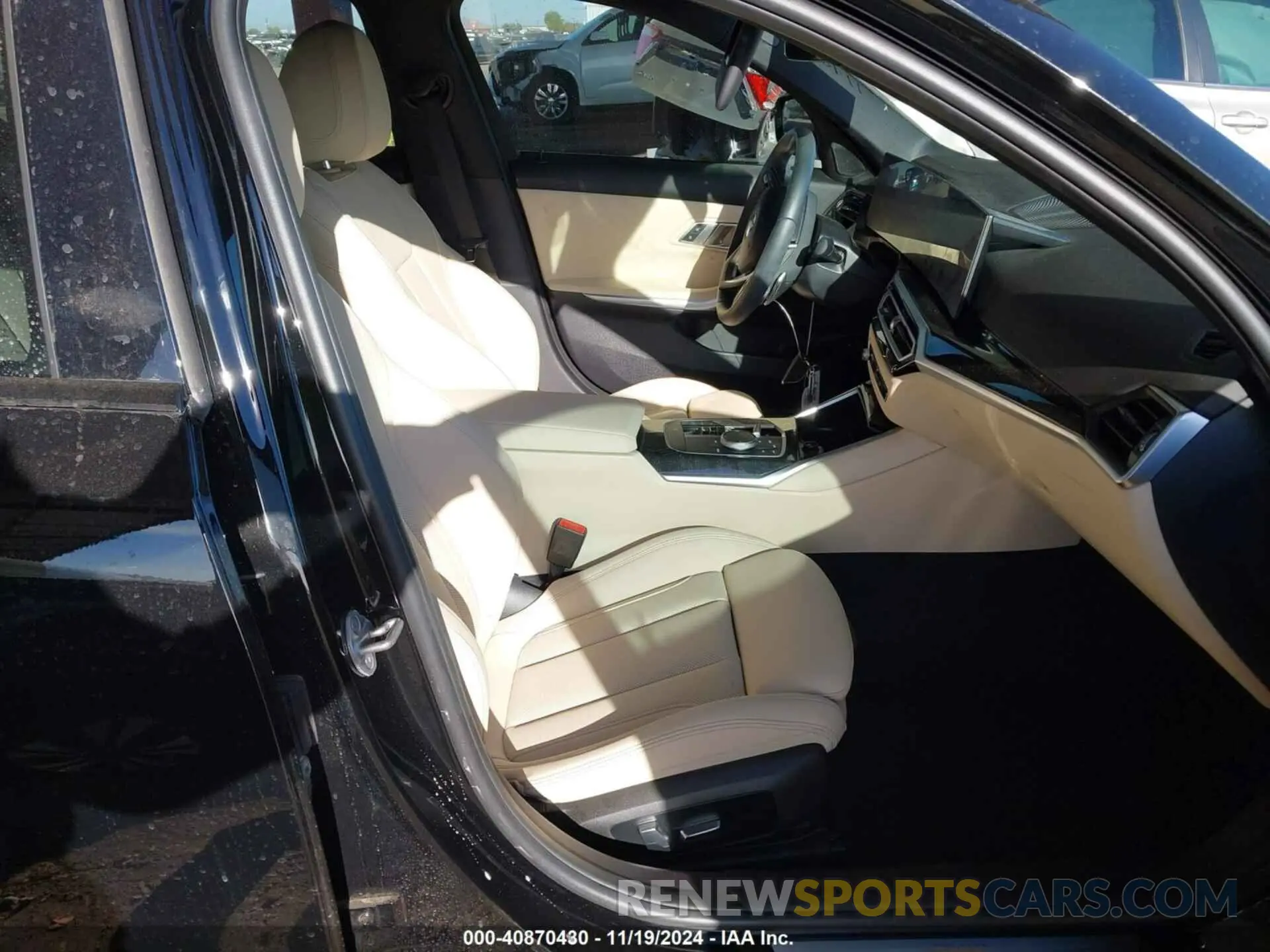 5 fotografías del automóvil dañado 3MW69FF06P8D68805 BMW 330I 2023