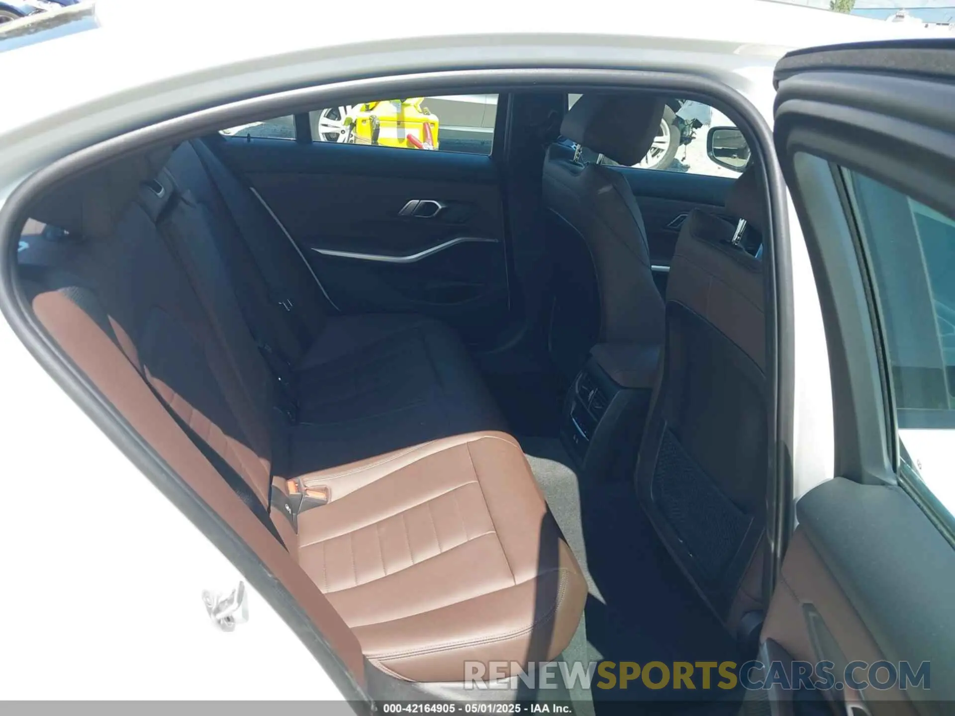 8 fotografías del automóvil dañado 3MW69FF07P8D18303 BMW 330I 2023