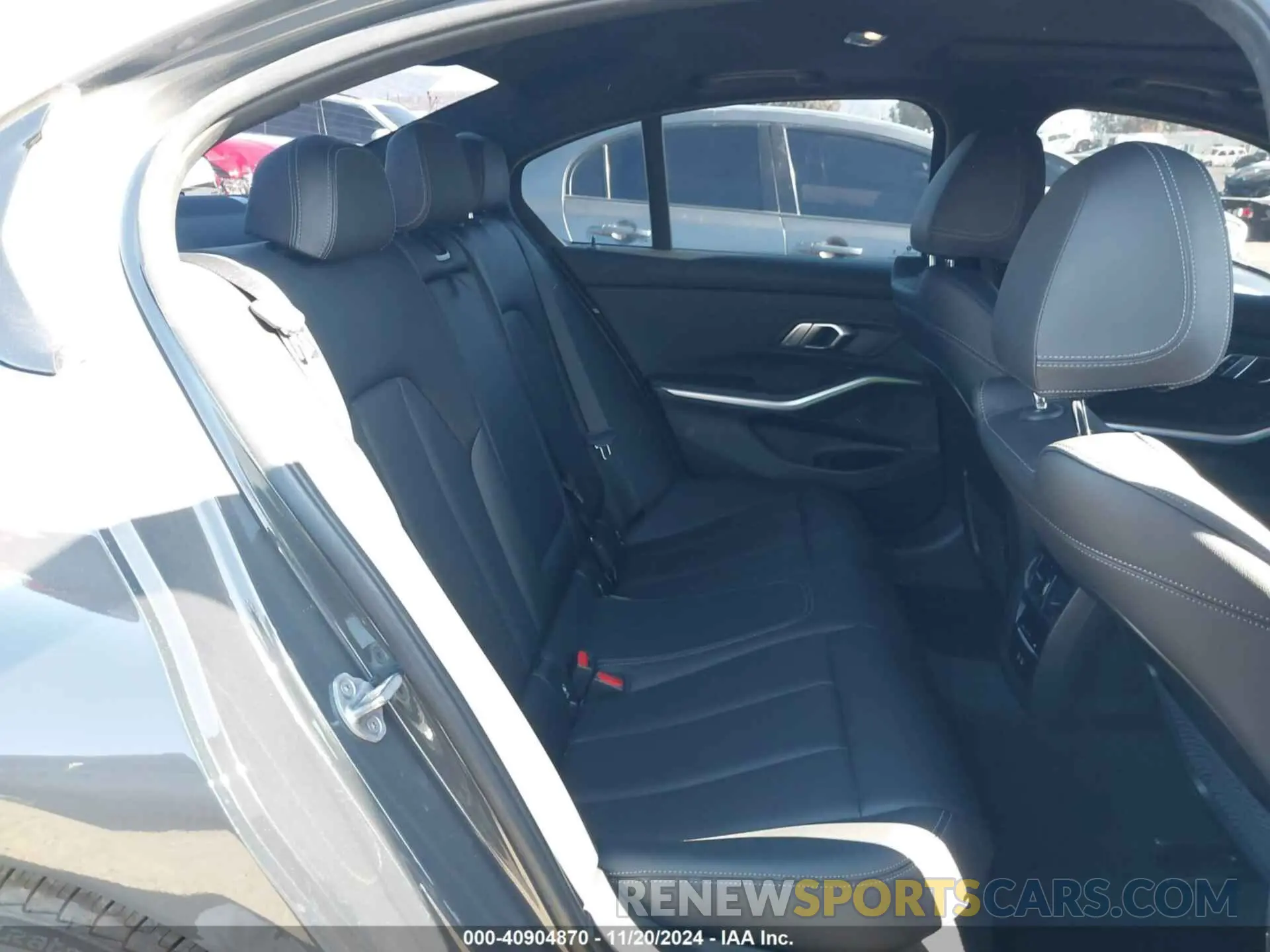 8 fotografías del automóvil dañado 3MW69FF08P8D47180 BMW 330I 2023