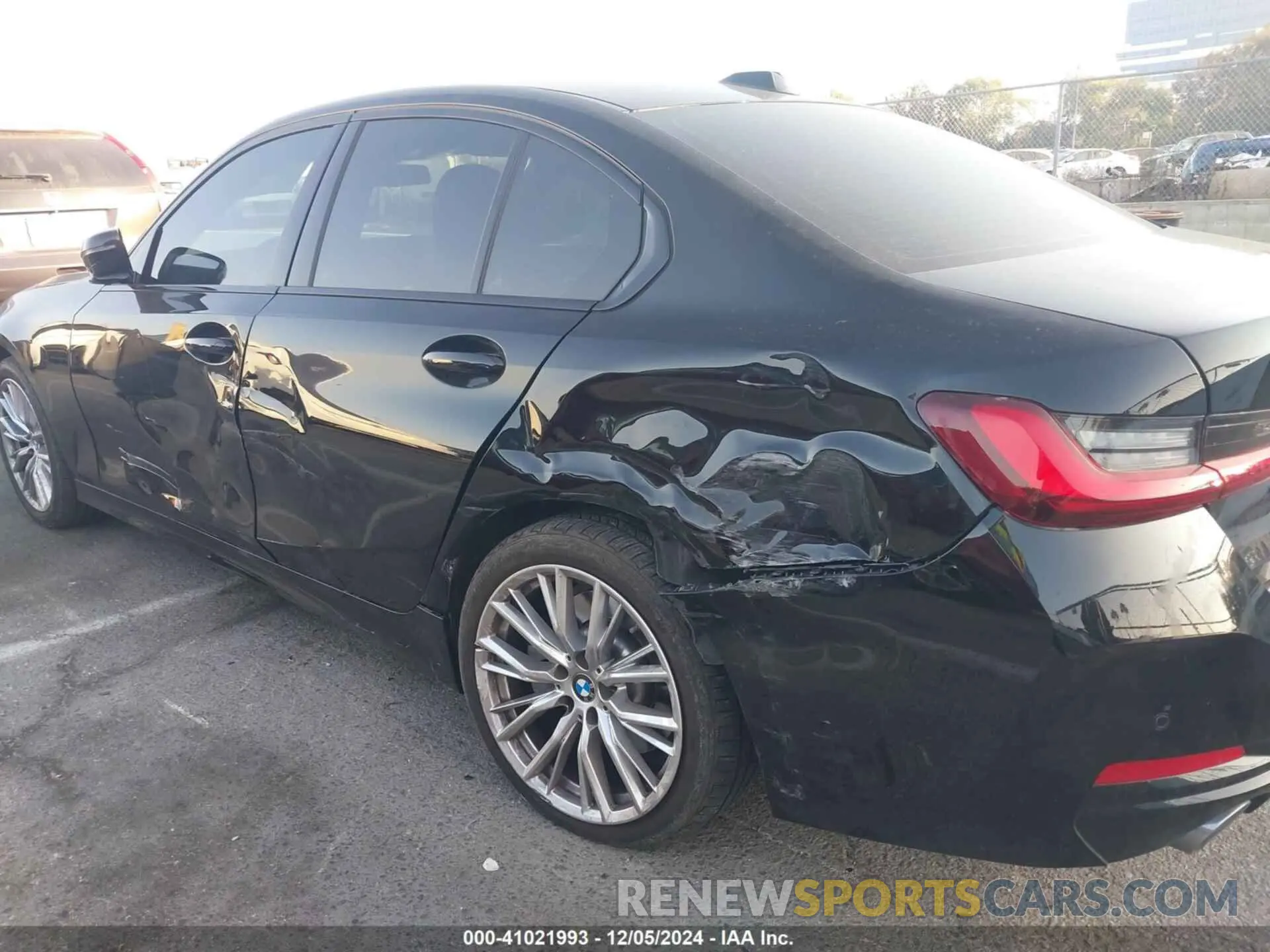 6 fotografías del automóvil dañado 3MW69FF0XP8D78933 BMW 330I 2023