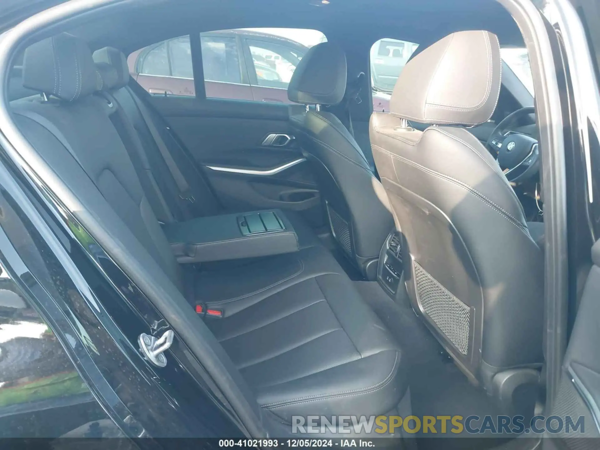 8 fotografías del automóvil dañado 3MW69FF0XP8D78933 BMW 330I 2023