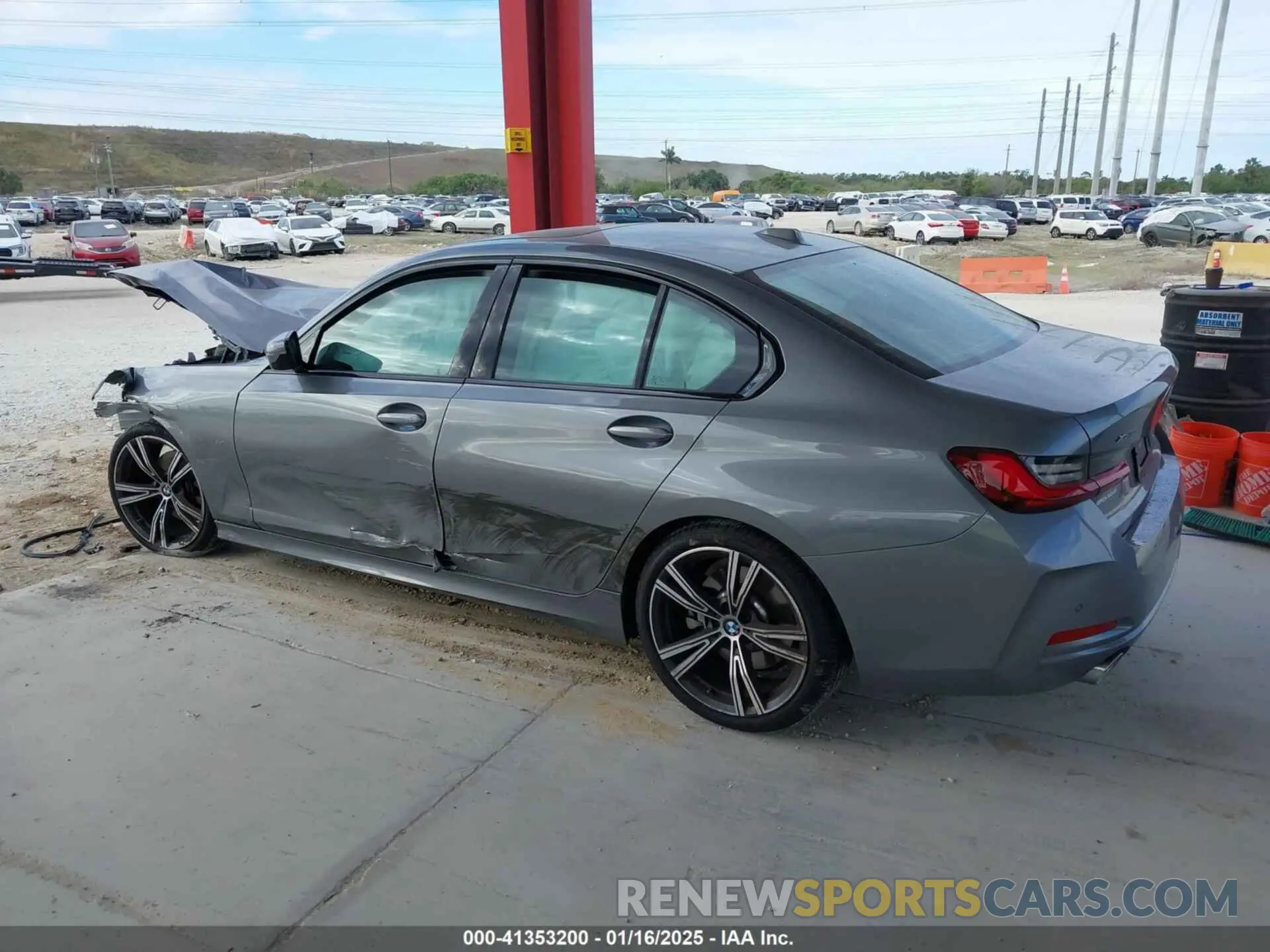 15 fotografías del automóvil dañado 3MW89FF00P8D00217 BMW 330I 2023