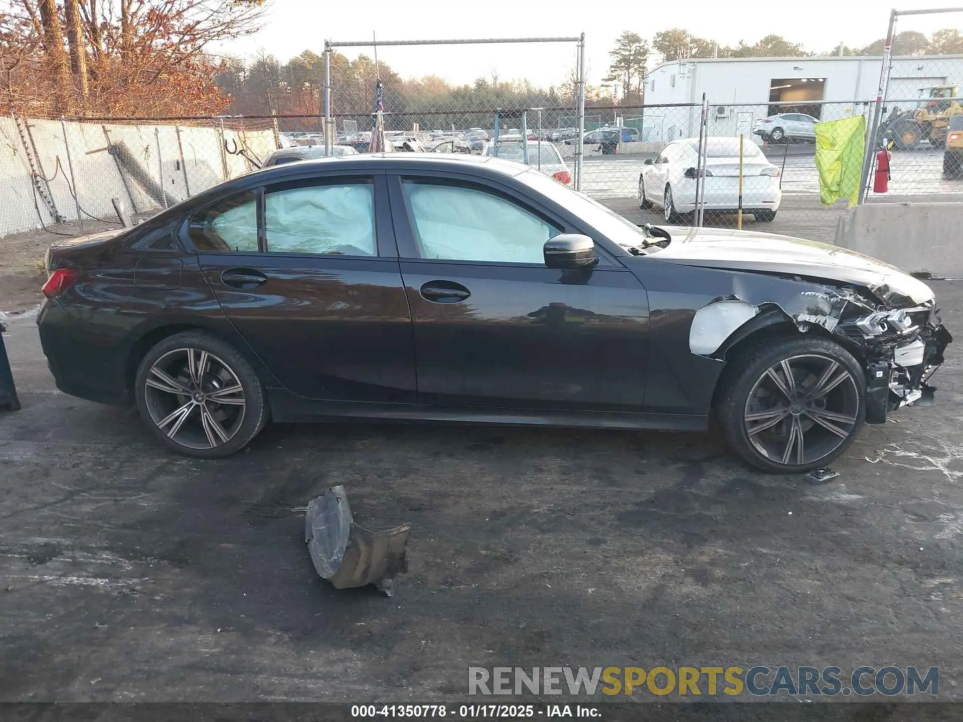 13 fotografías del automóvil dañado 3MW89FF04P8D21491 BMW 330I 2023