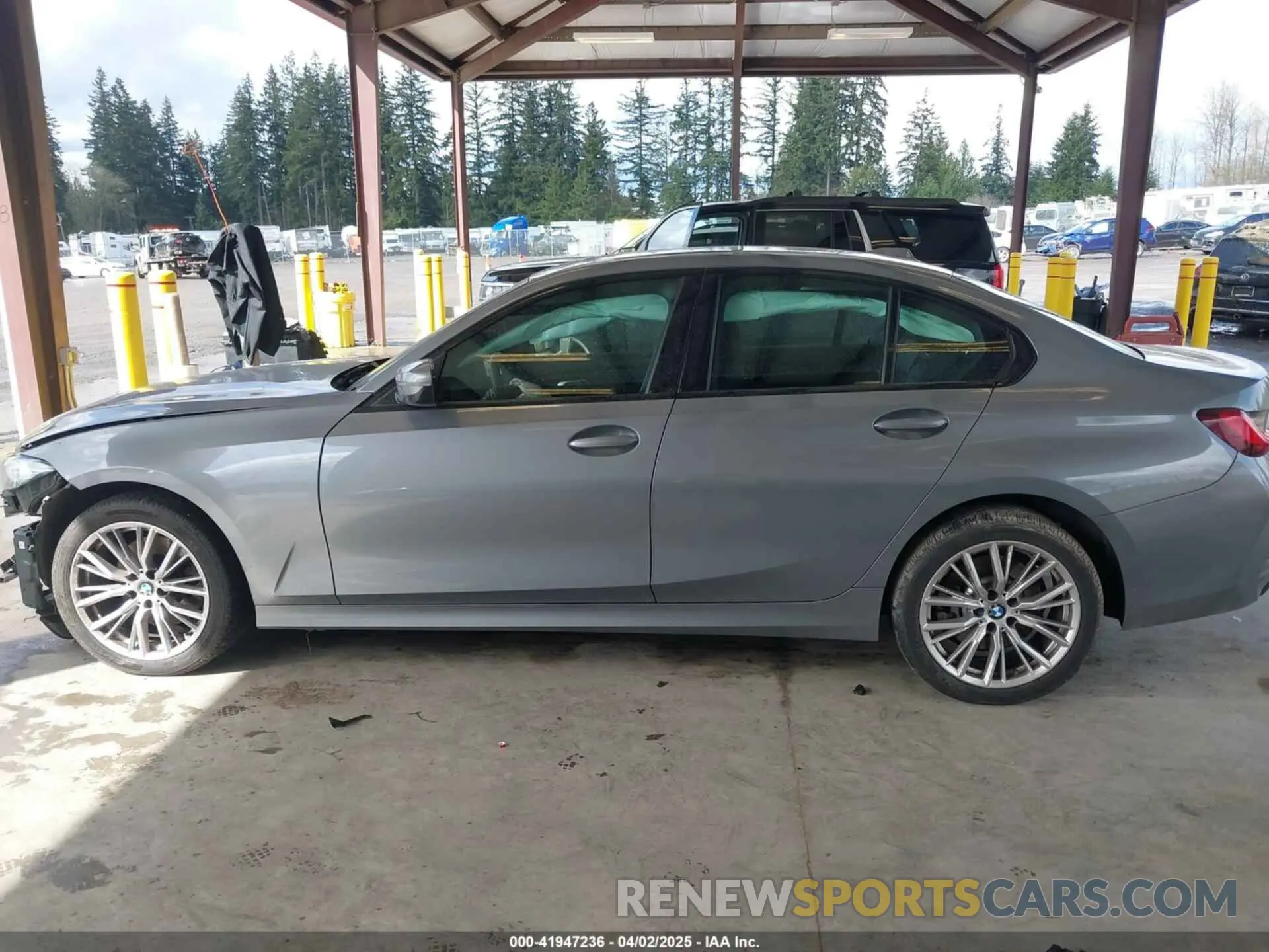 14 fotografías del automóvil dañado 3MW89FF04P8D55611 BMW 330I 2023