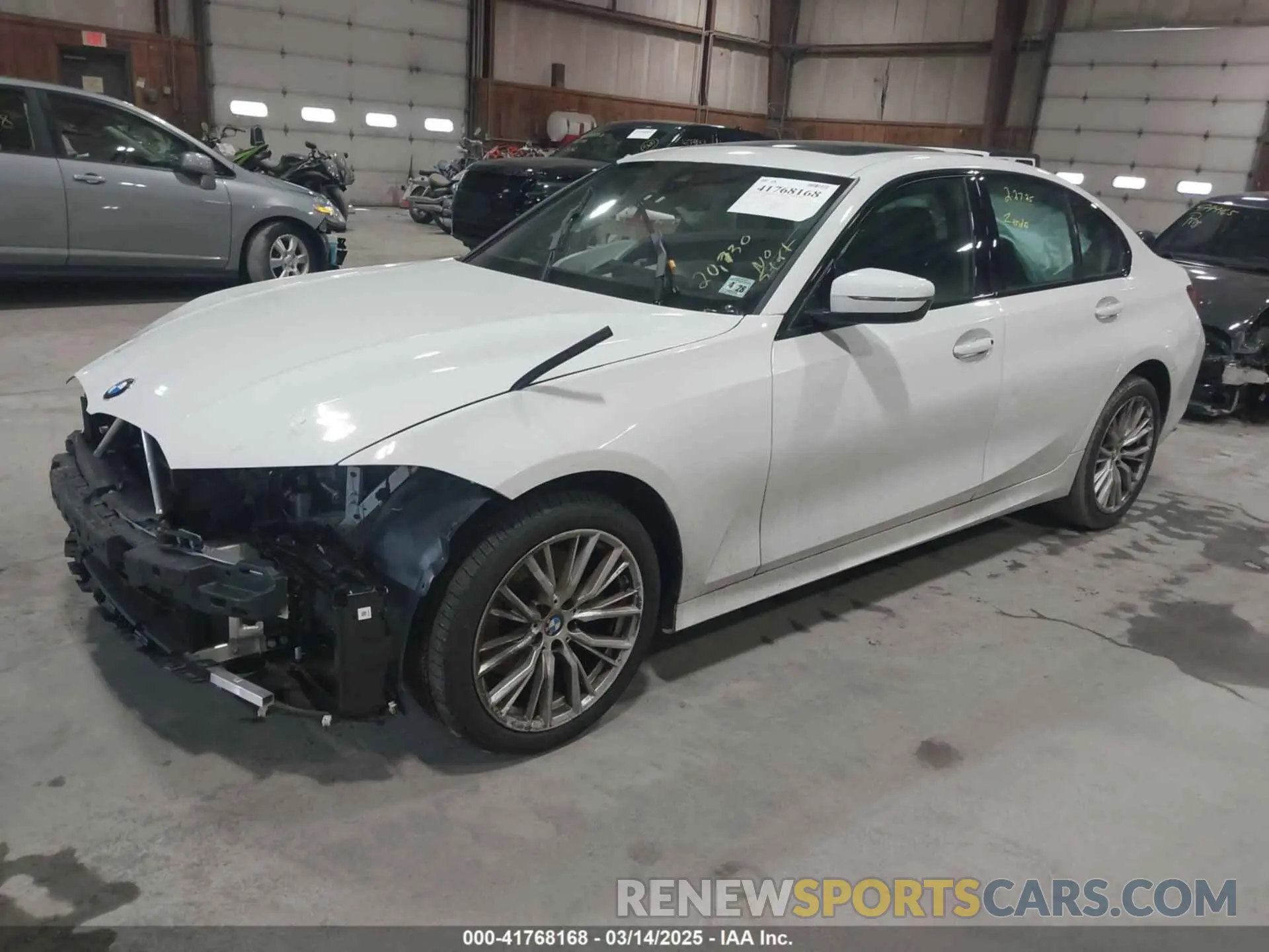 2 fotografías del automóvil dañado 3MW89FF04P8D68374 BMW 330I 2023