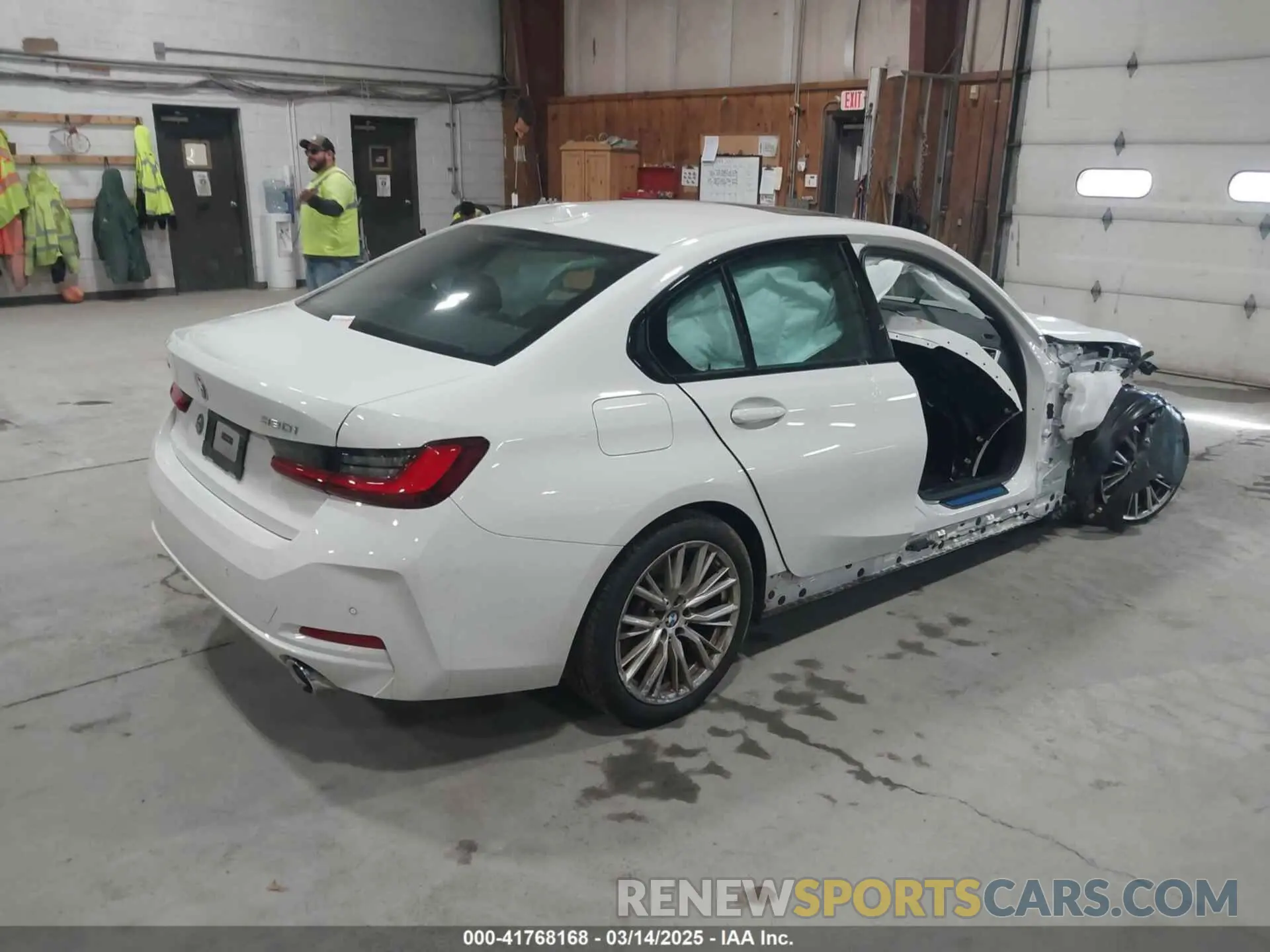 4 fotografías del automóvil dañado 3MW89FF04P8D68374 BMW 330I 2023