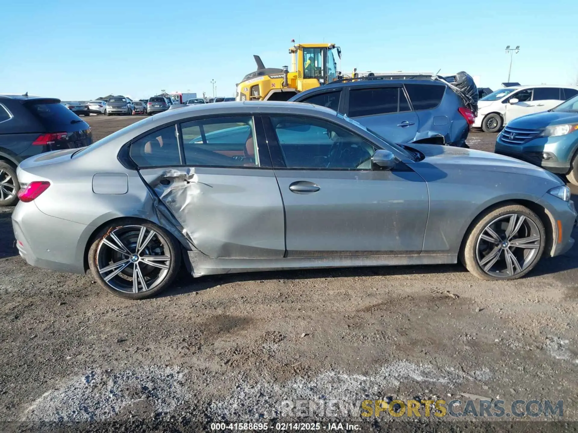 13 fotografías del automóvil dañado 3MW89FF06P8D52693 BMW 330I 2023