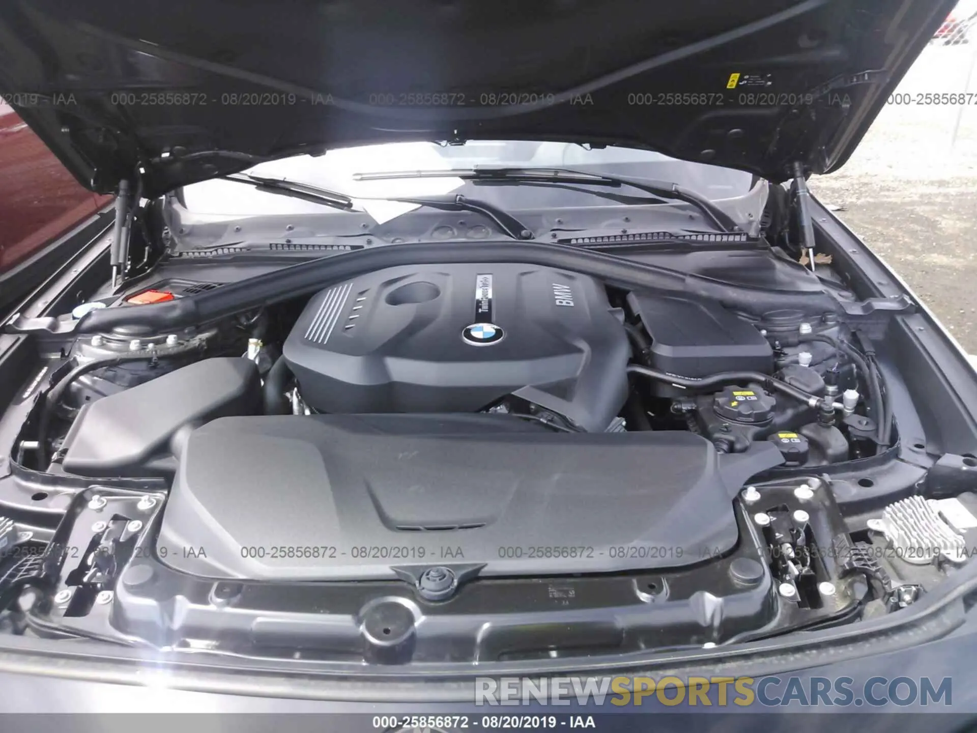 10 fotografías del automóvil dañado WBA8Z9C54KB220718 BMW 330XI 2019