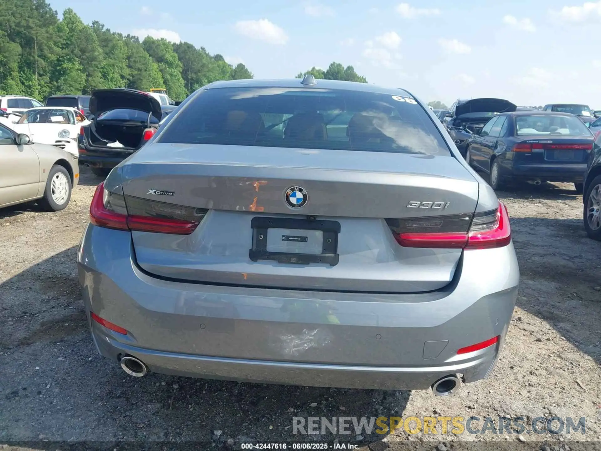 15 fotografías del automóvil dañado 3MW89CW08S8F24388 BMW 330XI 2025