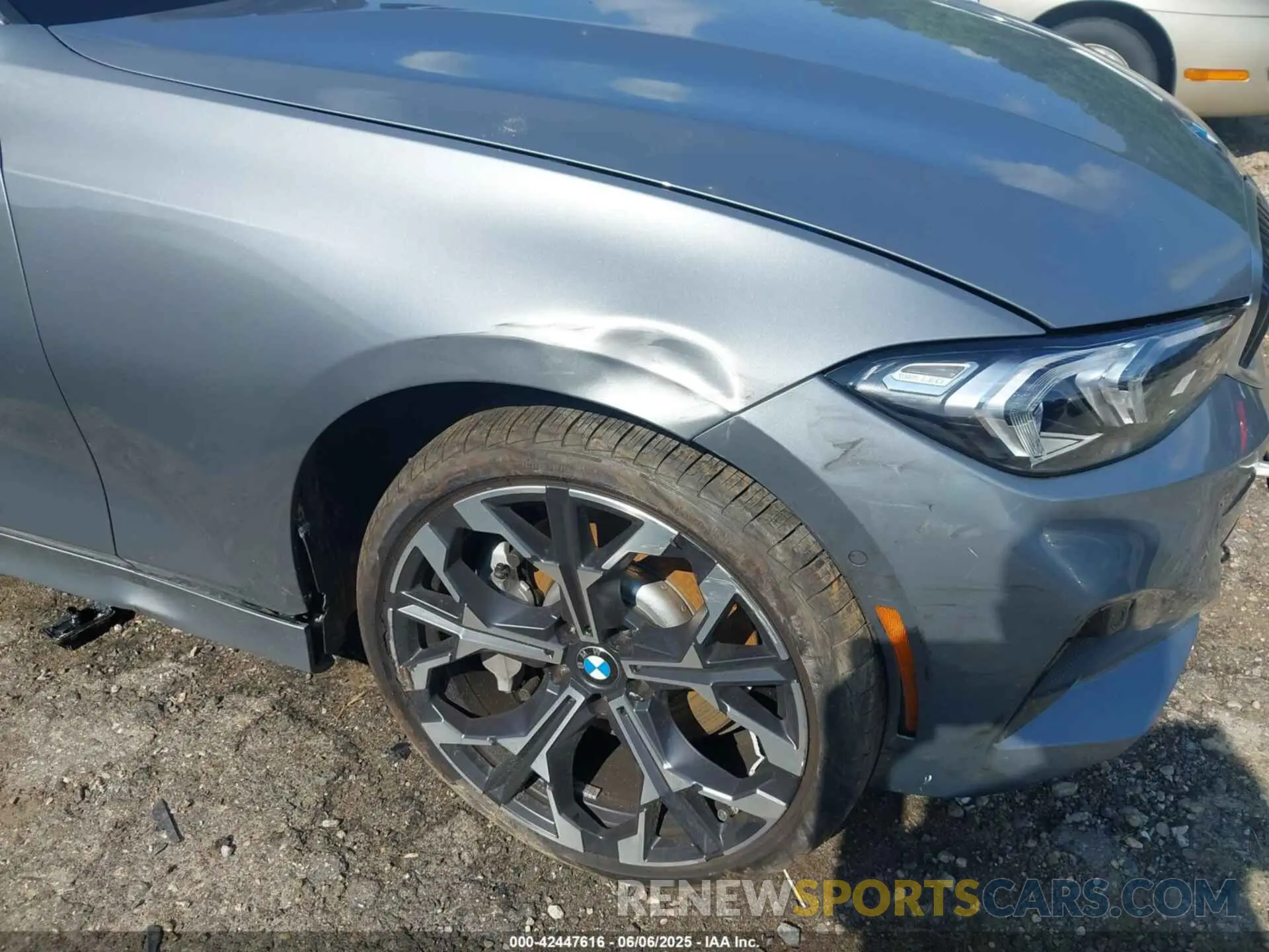 6 fotografías del automóvil dañado 3MW89CW08S8F24388 BMW 330XI 2025