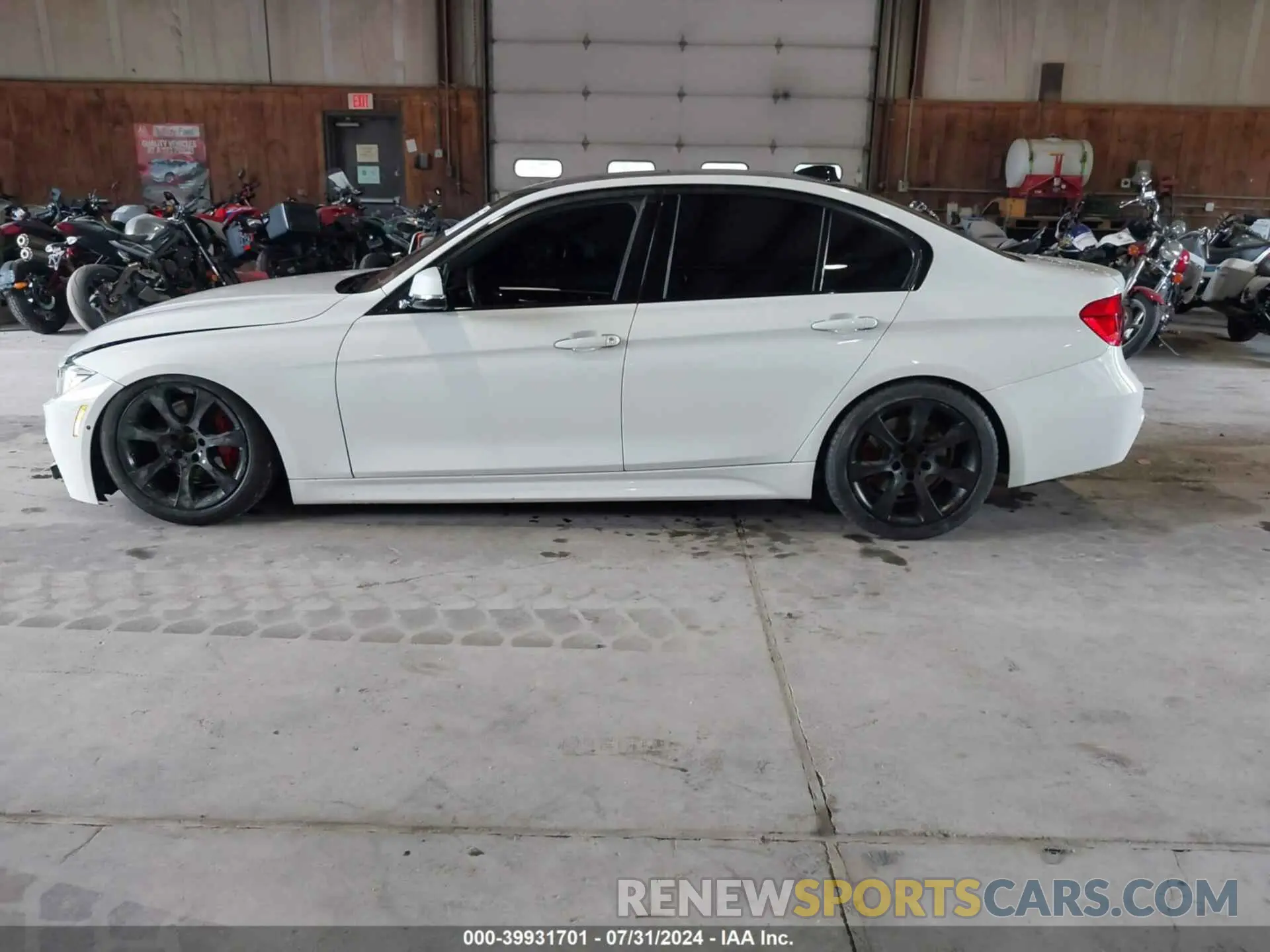 14 fotografías del automóvil dañado WBA8B7G34HNU37873 BMW 340I 2017