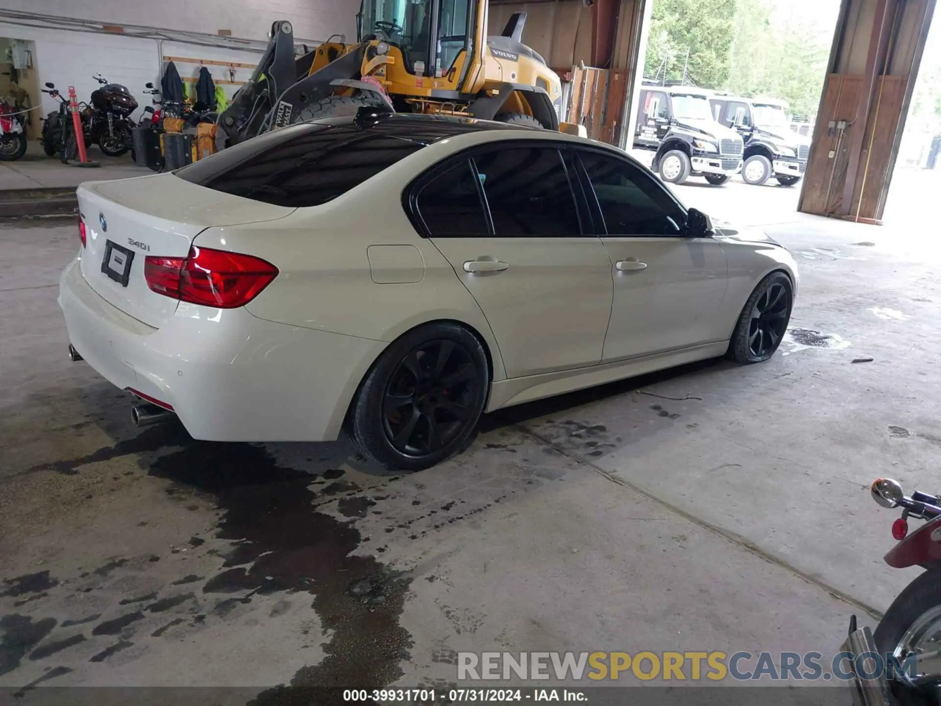 4 fotografías del automóvil dañado WBA8B7G34HNU37873 BMW 340I 2017