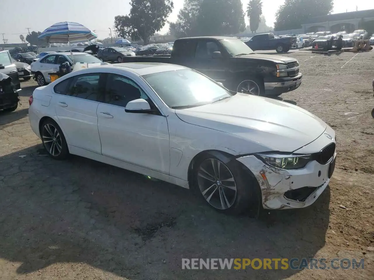 4 fotografías del automóvil dañado WBA4J1C01LBU67532 BMW 4 SERIES 2020