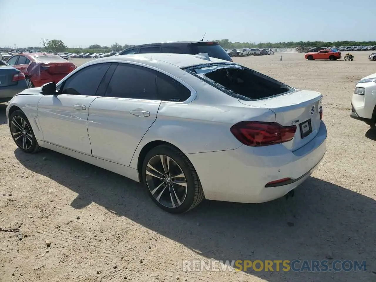 2 fotografías del automóvil dañado WBA4J3C04LBL11657 BMW 4 SERIES 2020