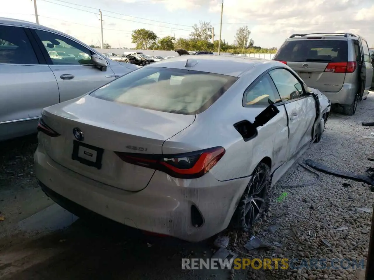 4 fotografías del automóvil dañado WBA53AP04NCH91602 BMW 4 SERIES 2022