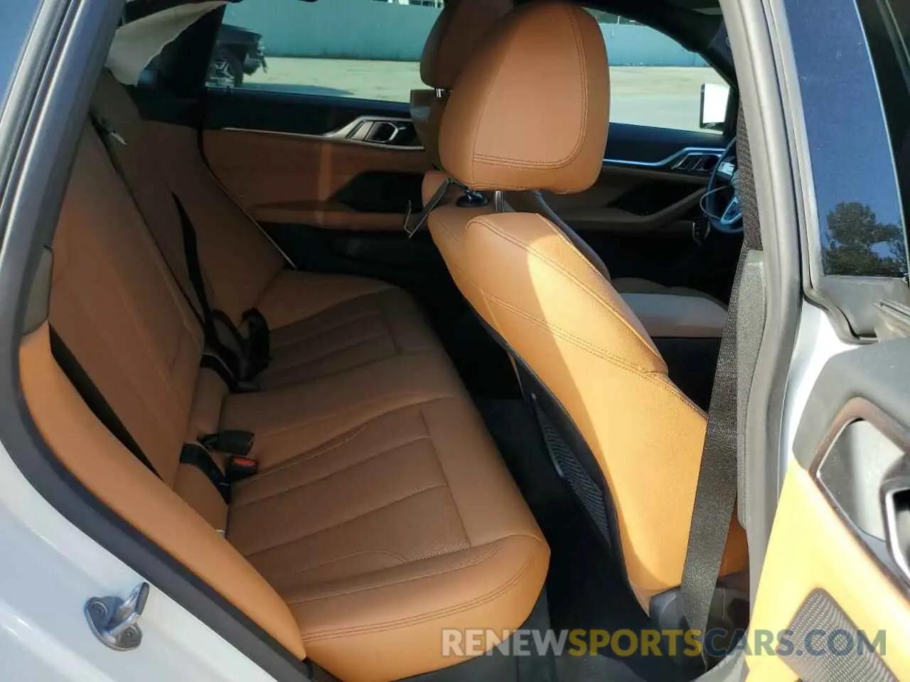 10 fotografías del automóvil dañado WBA63AV01NFM18231 BMW 4 SERIES 2022