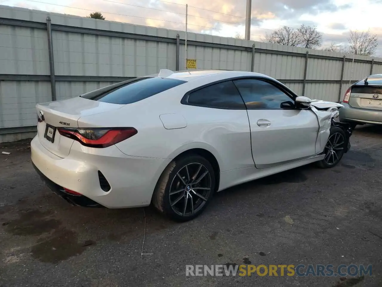 3 fotografías del automóvil dañado WBA73AP05NCJ20767 BMW 4 SERIES 2022