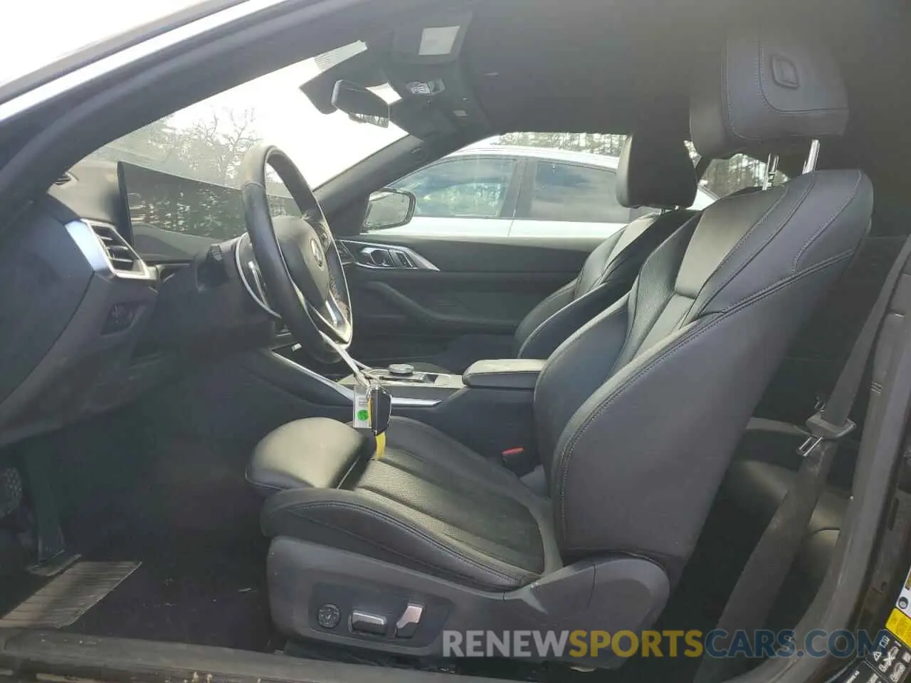 7 fotografías del automóvil dañado WBA43AT02RCN28707 BMW 4 SERIES 2024