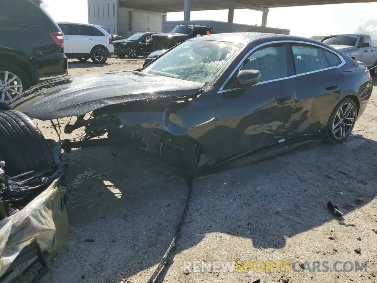 1 fotografías del automóvil dañado WBA63AV00RFS90506 BMW 4 SERIES 2024