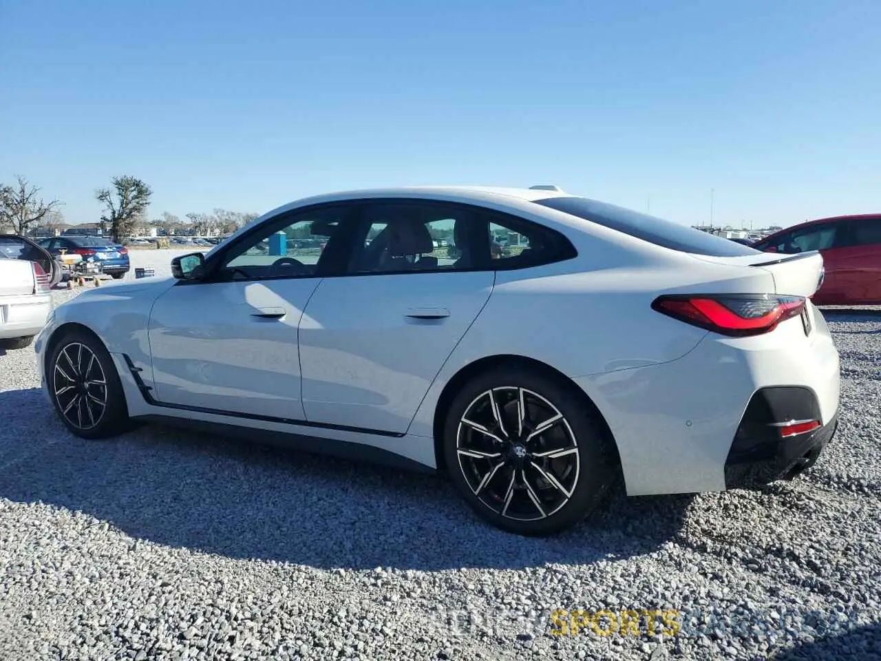 2 fotografías del automóvil dañado WBA63AV07RFR81032 BMW 4 SERIES 2024