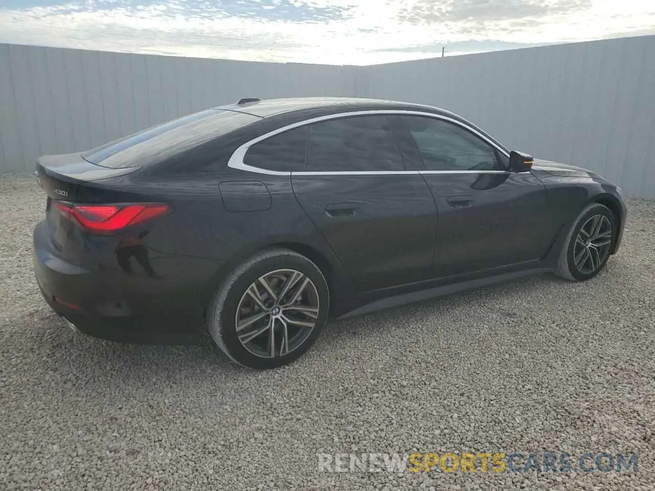 3 fotografías del automóvil dañado WBA73AV00RFT44343 BMW 4 SERIES 2024