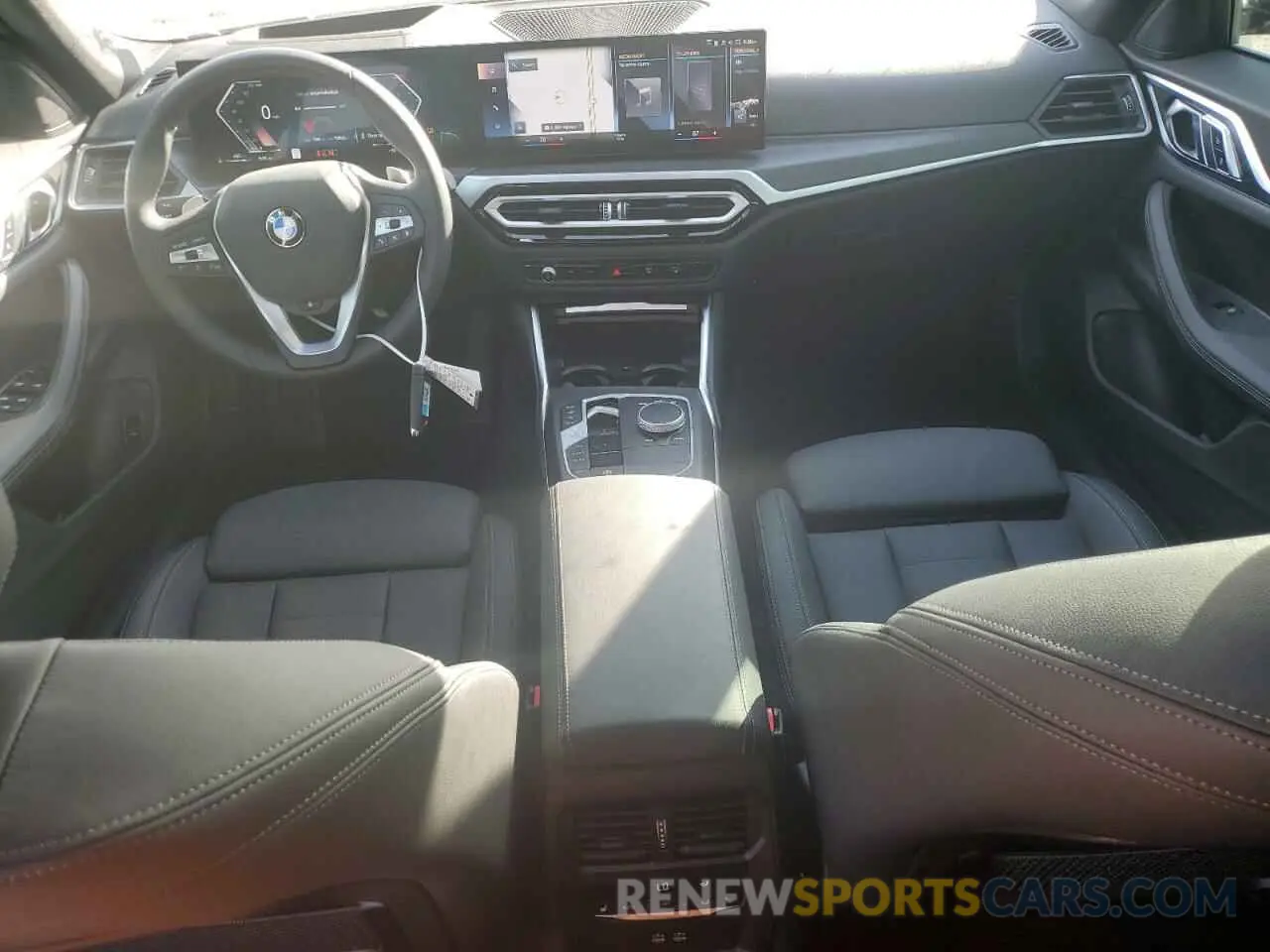 8 fotografías del automóvil dañado WBA73AV00RFT44343 BMW 4 SERIES 2024