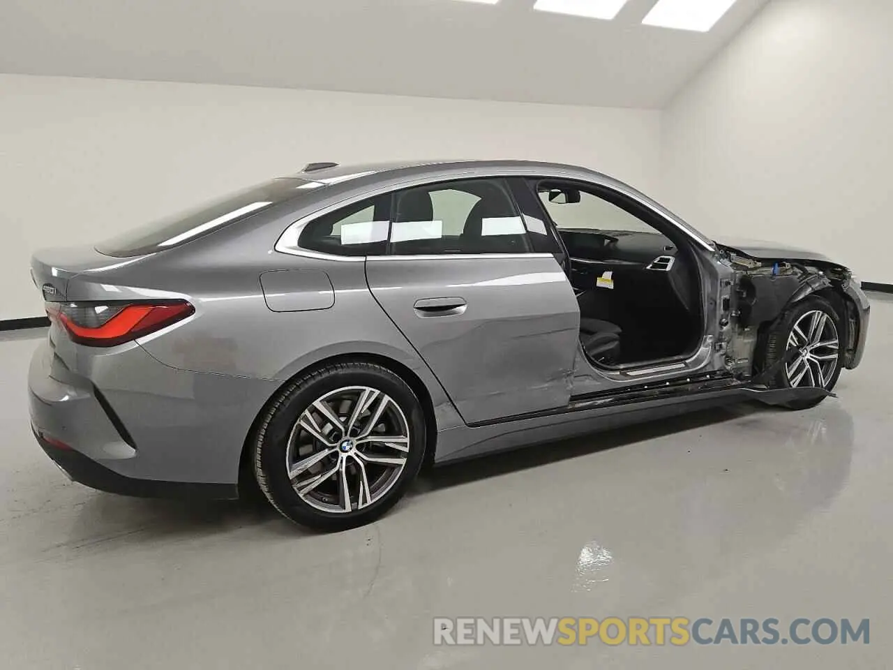 3 fotografías del automóvil dañado WBA33FB0XSFU70845 BMW 4 SERIES 2025