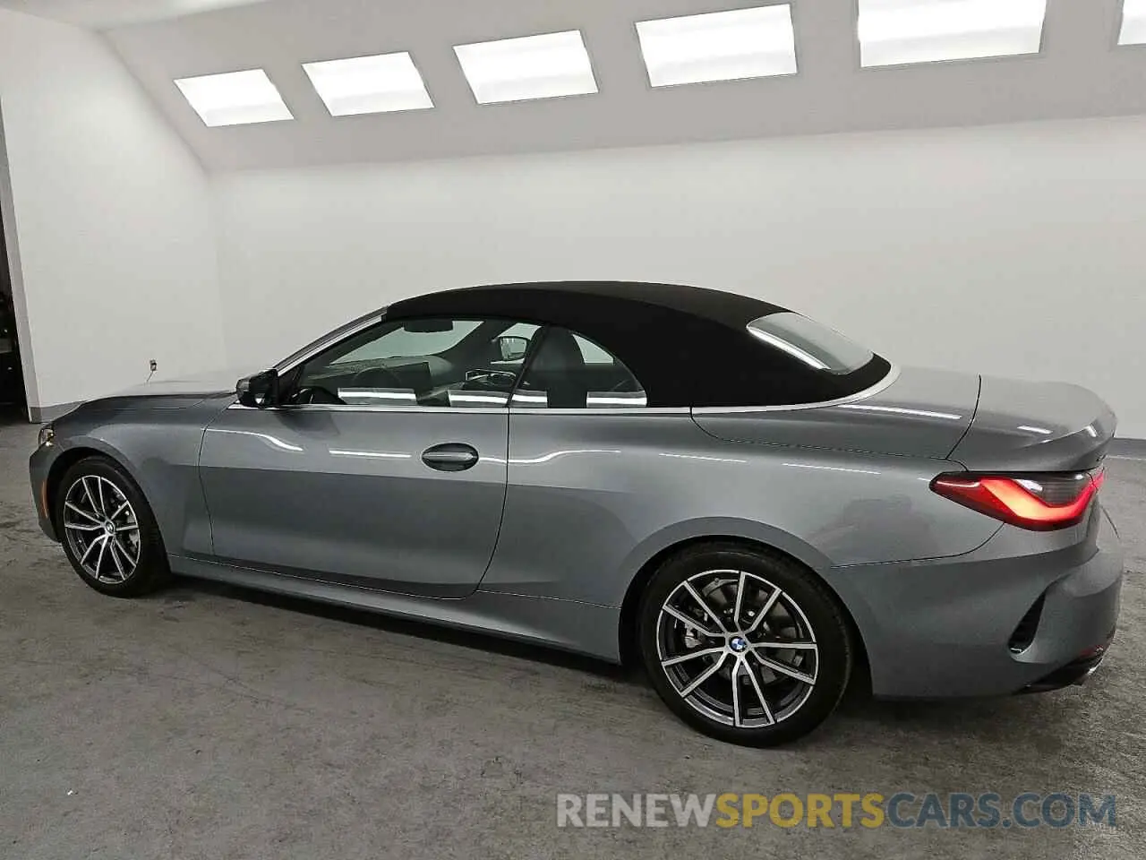 2 fotografías del automóvil dañado WBA53DB0XSCS88979 BMW 4 SERIES 2025